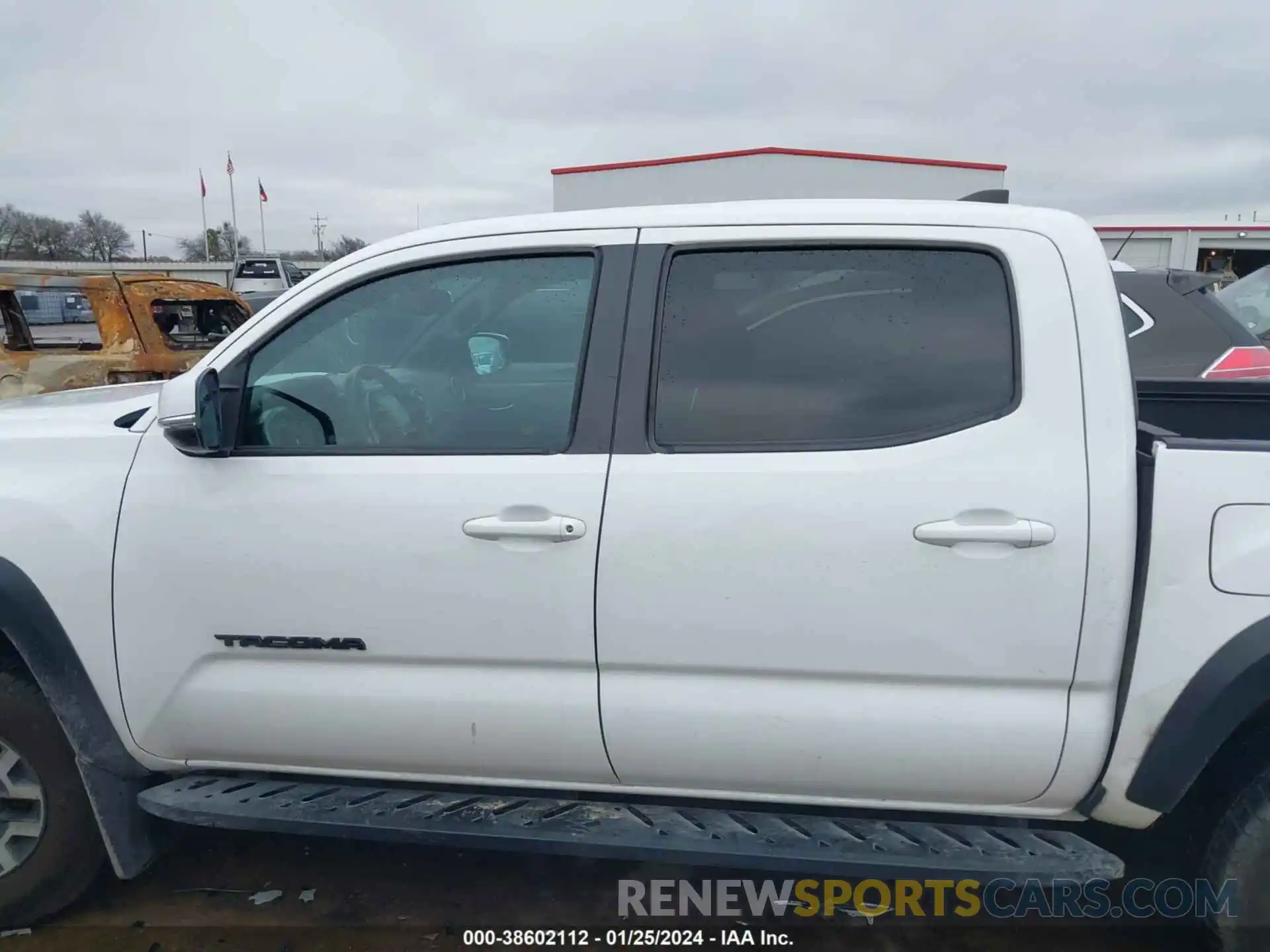 14 Photograph of a damaged car 5TFCZ5AN2KX193109 TOYOTA TACOMA 2019