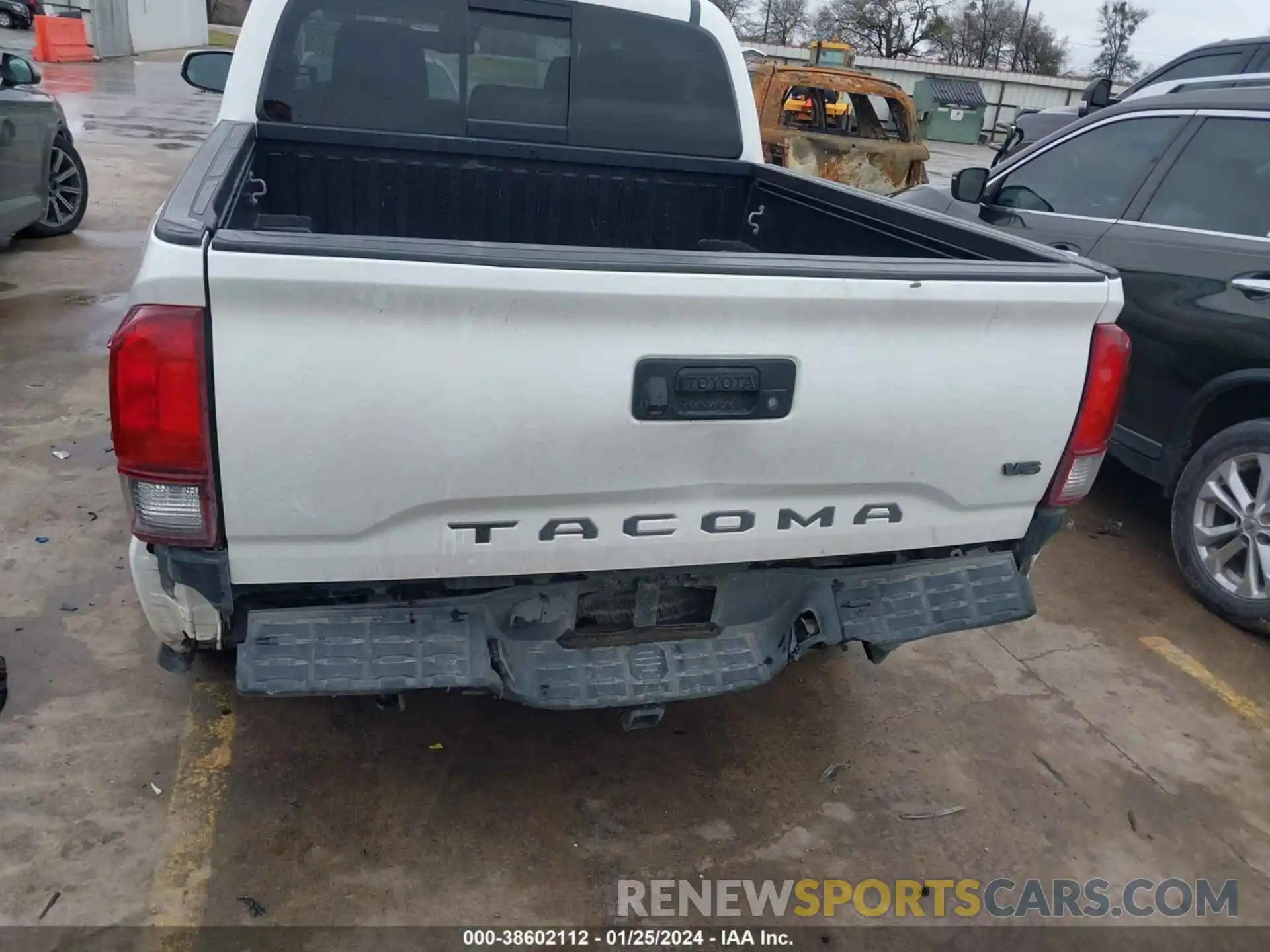 6 Photograph of a damaged car 5TFCZ5AN2KX193109 TOYOTA TACOMA 2019