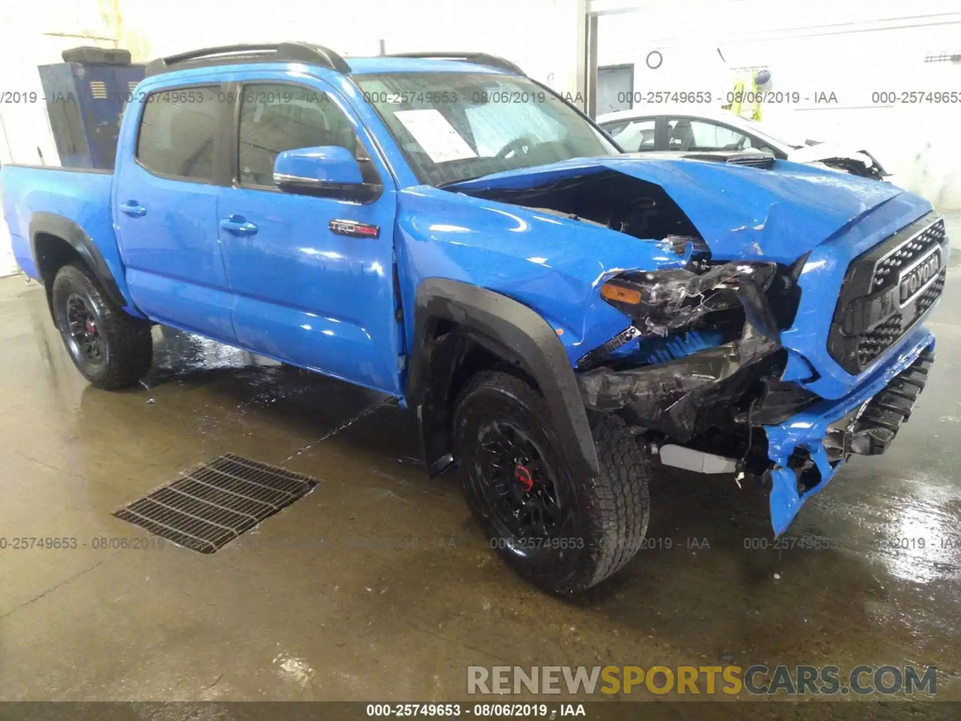 1 Photograph of a damaged car 5TFCZ5AN2KX197273 TOYOTA TACOMA 2019