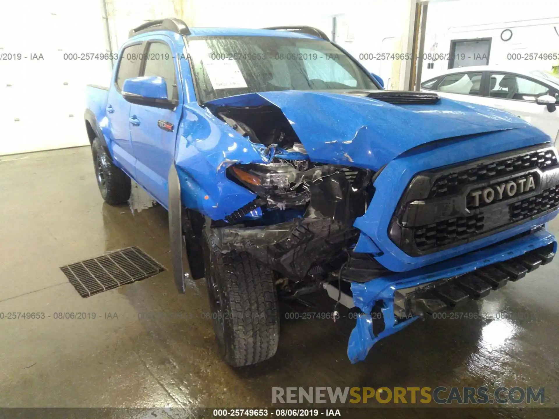 6 Photograph of a damaged car 5TFCZ5AN2KX197273 TOYOTA TACOMA 2019