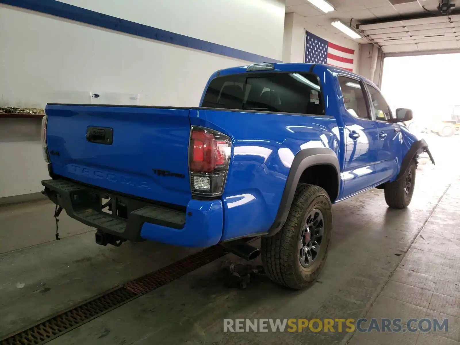 4 Фотография поврежденного автомобиля 5TFCZ5AN2KX200947 TOYOTA TACOMA 2019