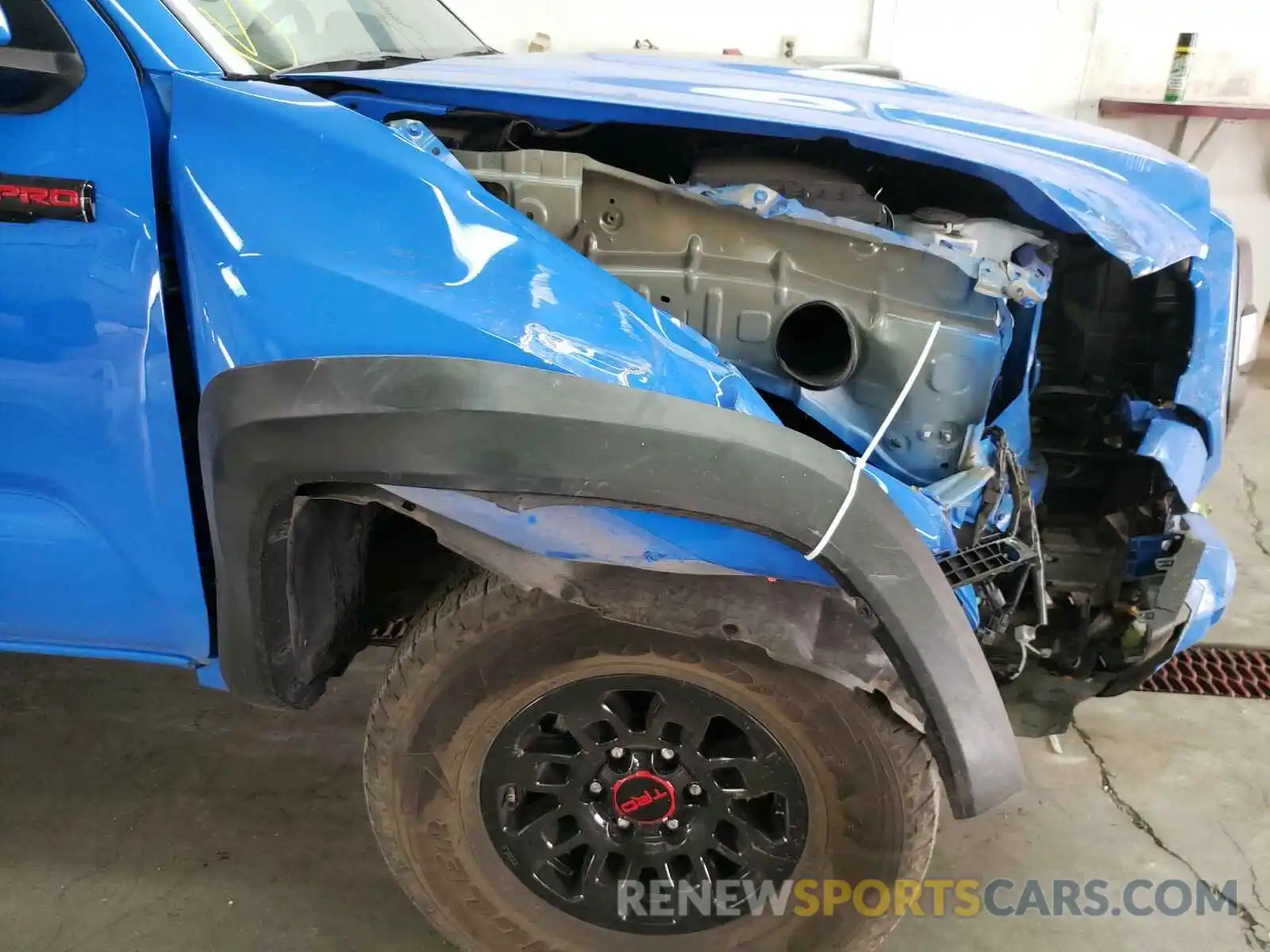 9 Photograph of a damaged car 5TFCZ5AN2KX200947 TOYOTA TACOMA 2019