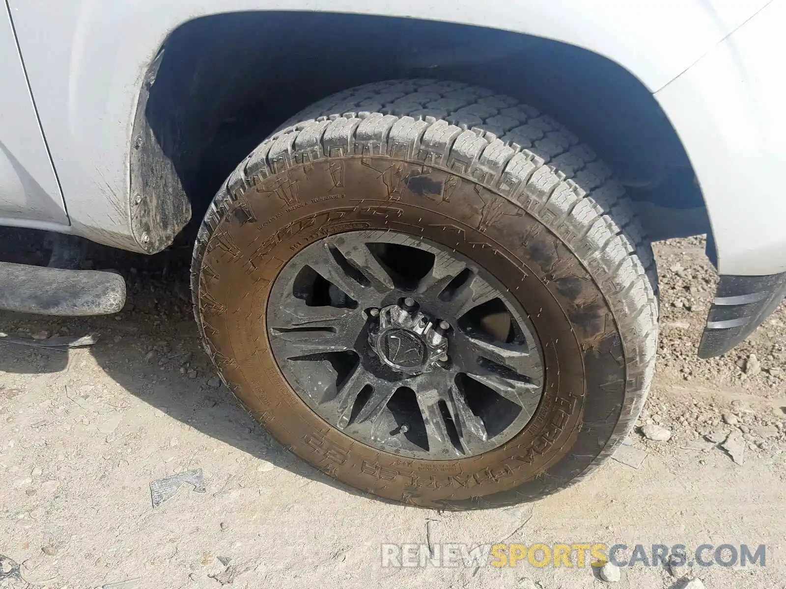 9 Photograph of a damaged car 5TFCZ5AN2KX201838 TOYOTA TACOMA 2019