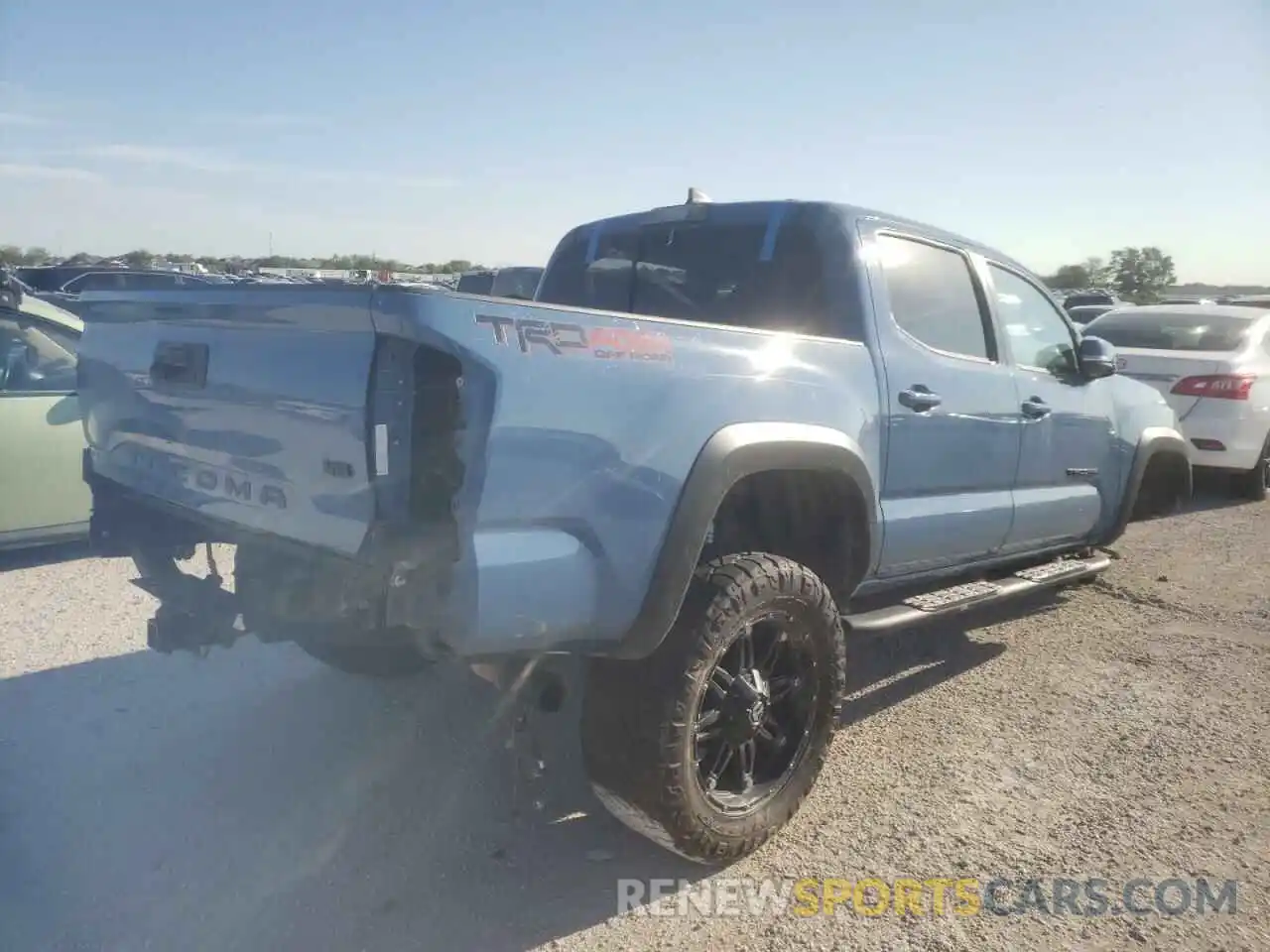 4 Фотография поврежденного автомобиля 5TFCZ5AN2KX209664 TOYOTA TACOMA 2019