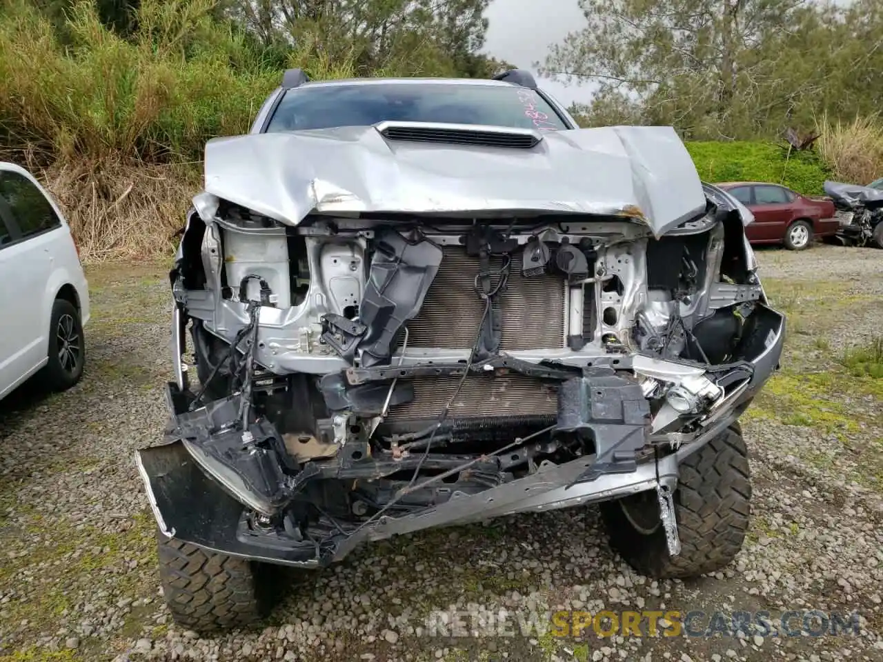 9 Photograph of a damaged car 5TFCZ5AN3KX169823 TOYOTA TACOMA 2019