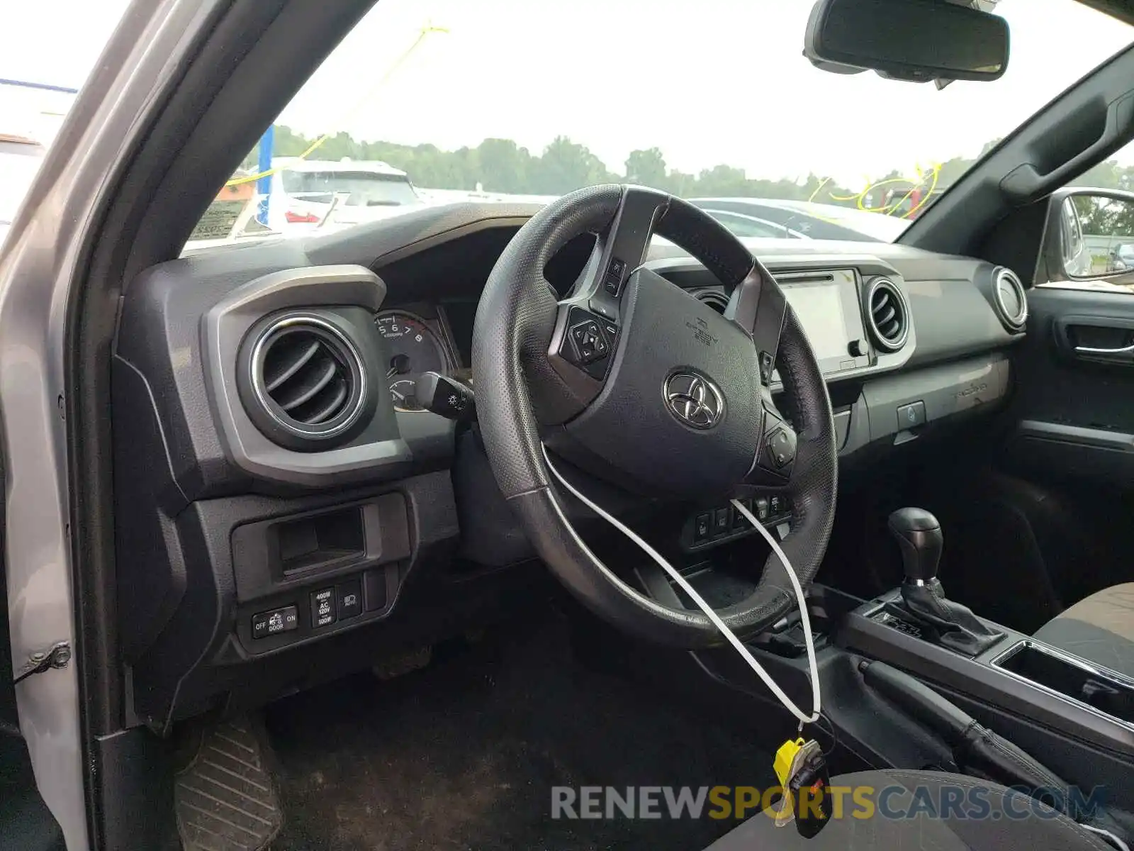 9 Photograph of a damaged car 5TFCZ5AN3KX171913 TOYOTA TACOMA 2019