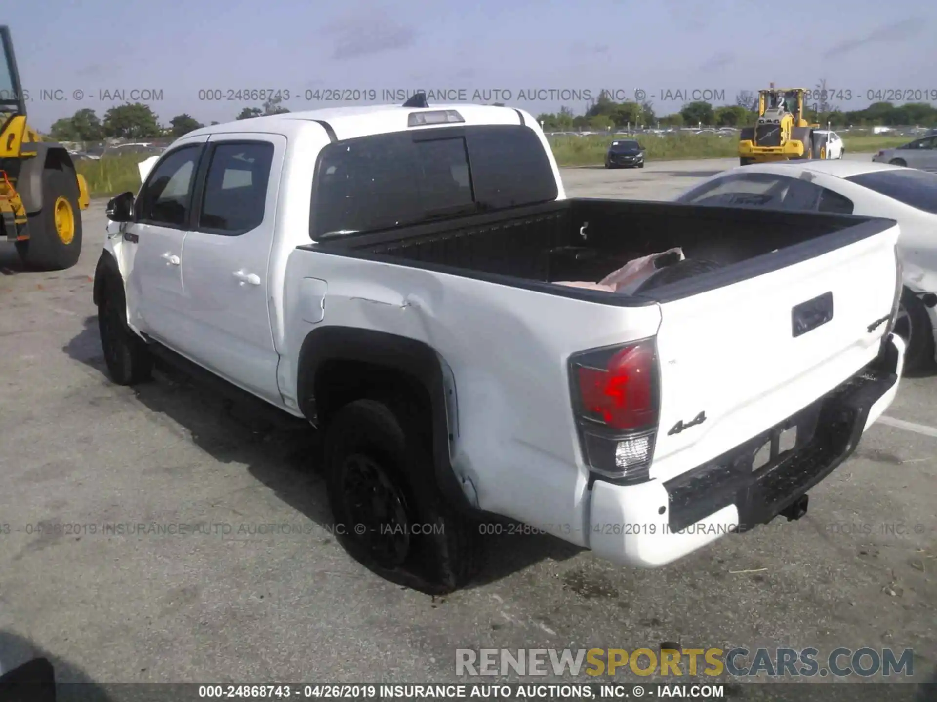 3 Photograph of a damaged car 5TFCZ5AN3KX173791 TOYOTA TACOMA 2019