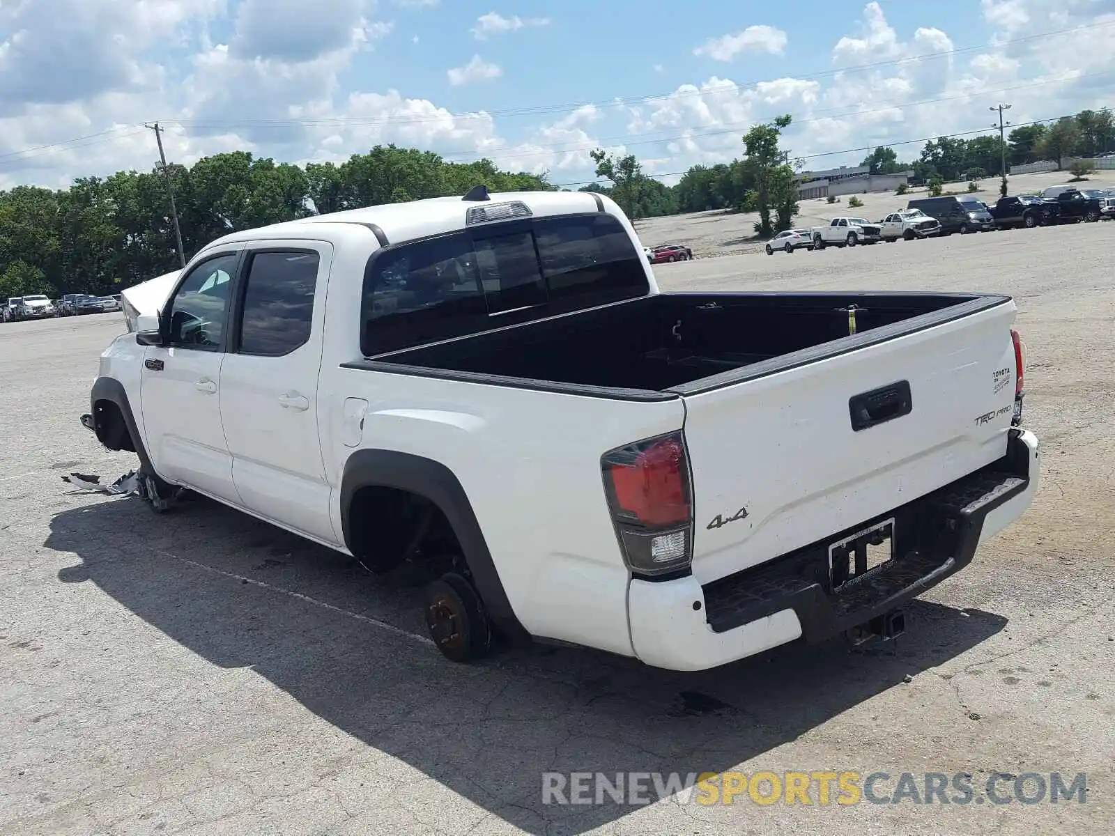 3 Photograph of a damaged car 5TFCZ5AN3KX175458 TOYOTA TACOMA 2019