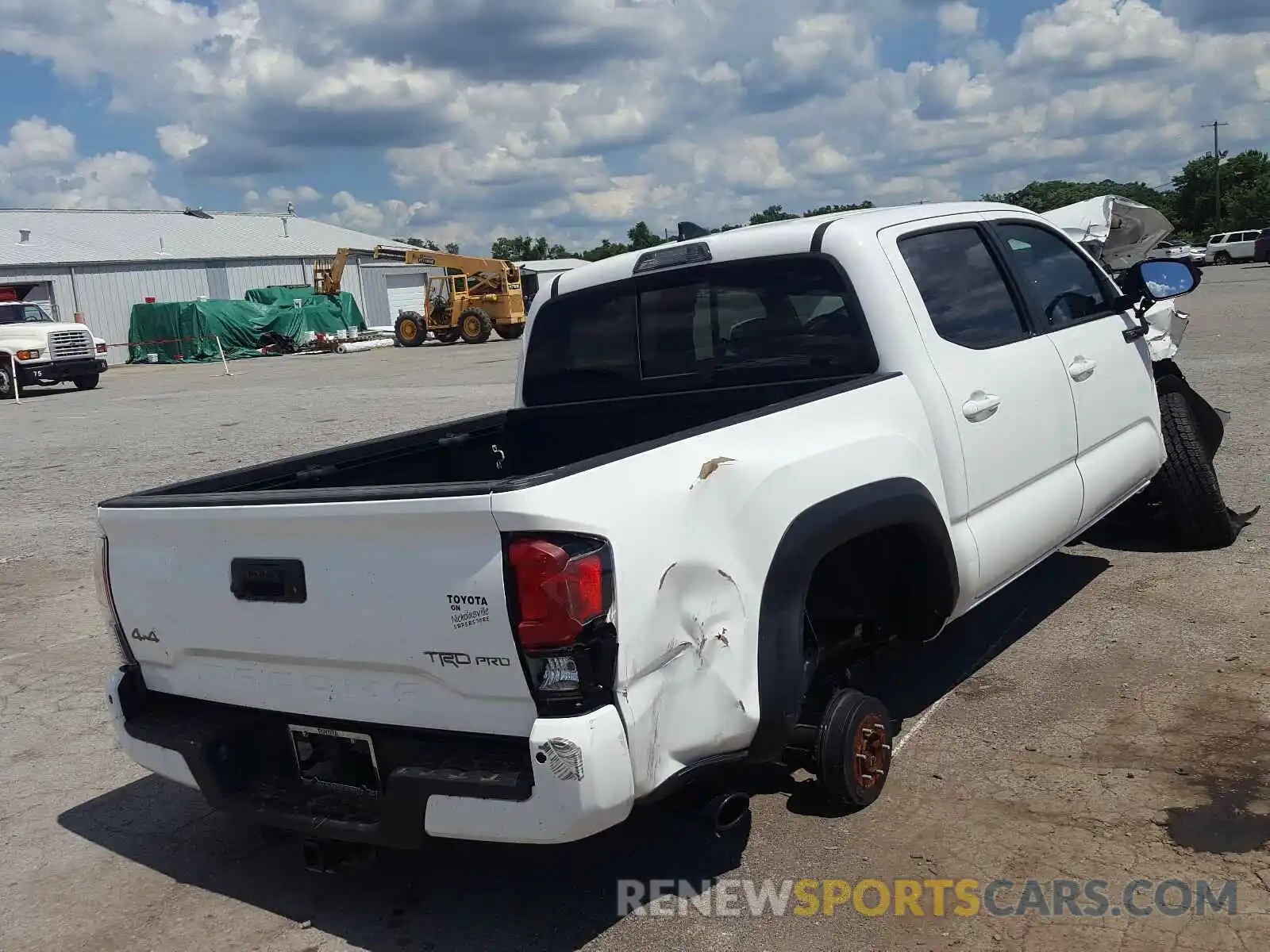 4 Photograph of a damaged car 5TFCZ5AN3KX175458 TOYOTA TACOMA 2019