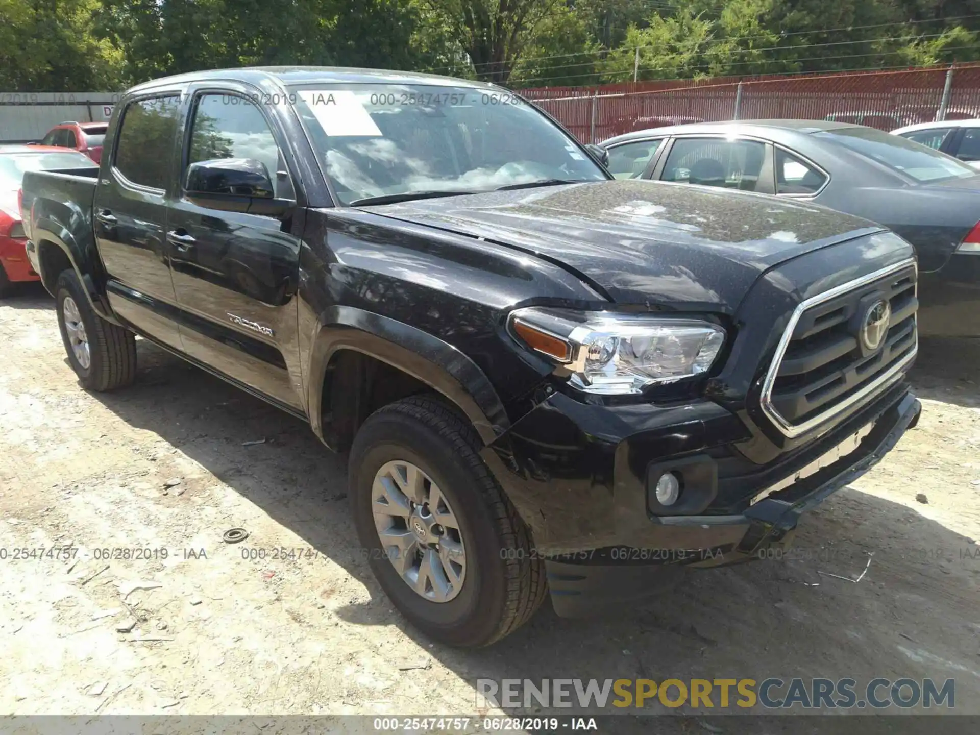 1 Фотография поврежденного автомобиля 5TFCZ5AN3KX176352 TOYOTA TACOMA 2019