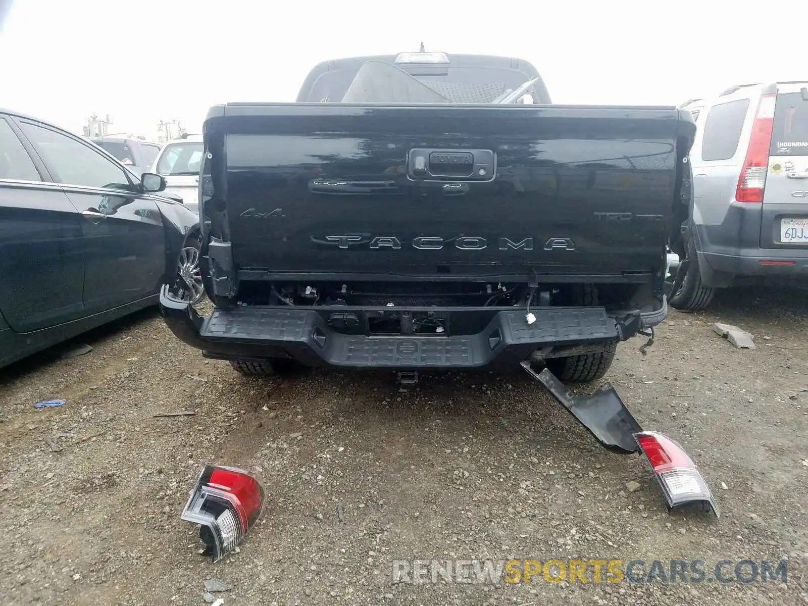 9 Photograph of a damaged car 5TFCZ5AN3KX176481 TOYOTA TACOMA 2019