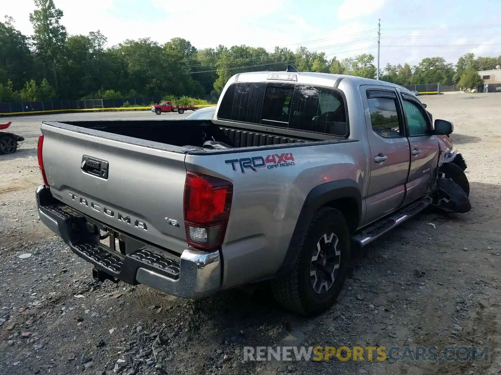 4 Фотография поврежденного автомобиля 5TFCZ5AN3KX178148 TOYOTA TACOMA 2019