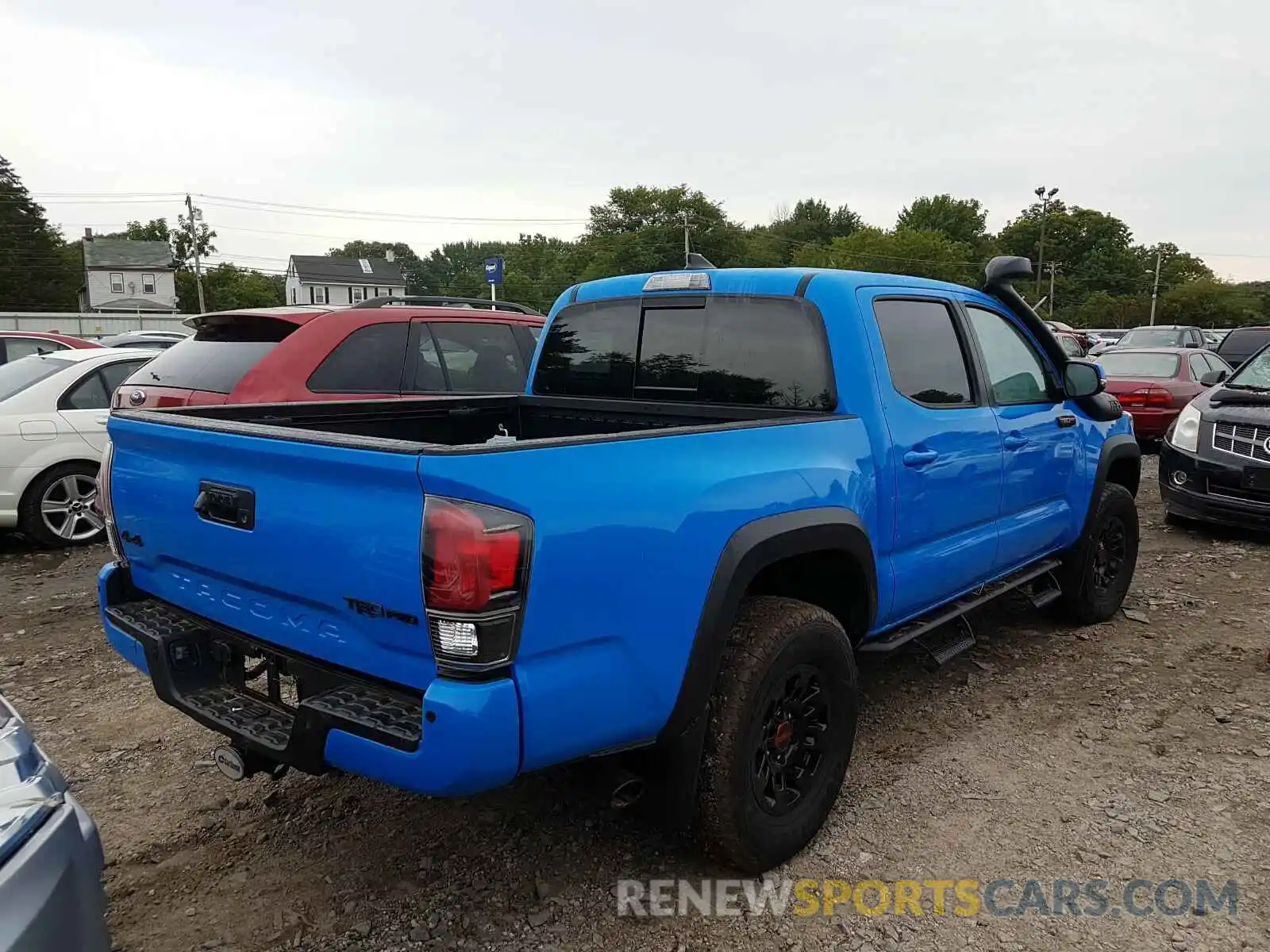 4 Фотография поврежденного автомобиля 5TFCZ5AN3KX182992 TOYOTA TACOMA 2019