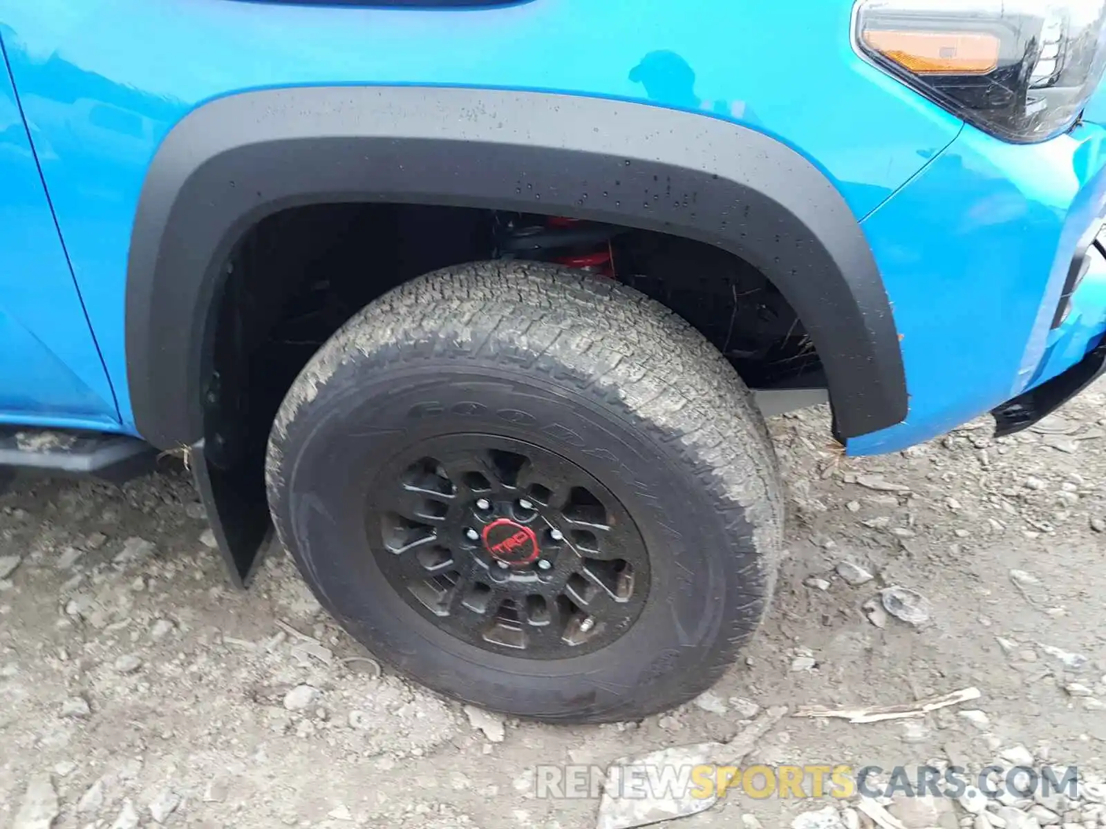 9 Фотография поврежденного автомобиля 5TFCZ5AN3KX182992 TOYOTA TACOMA 2019