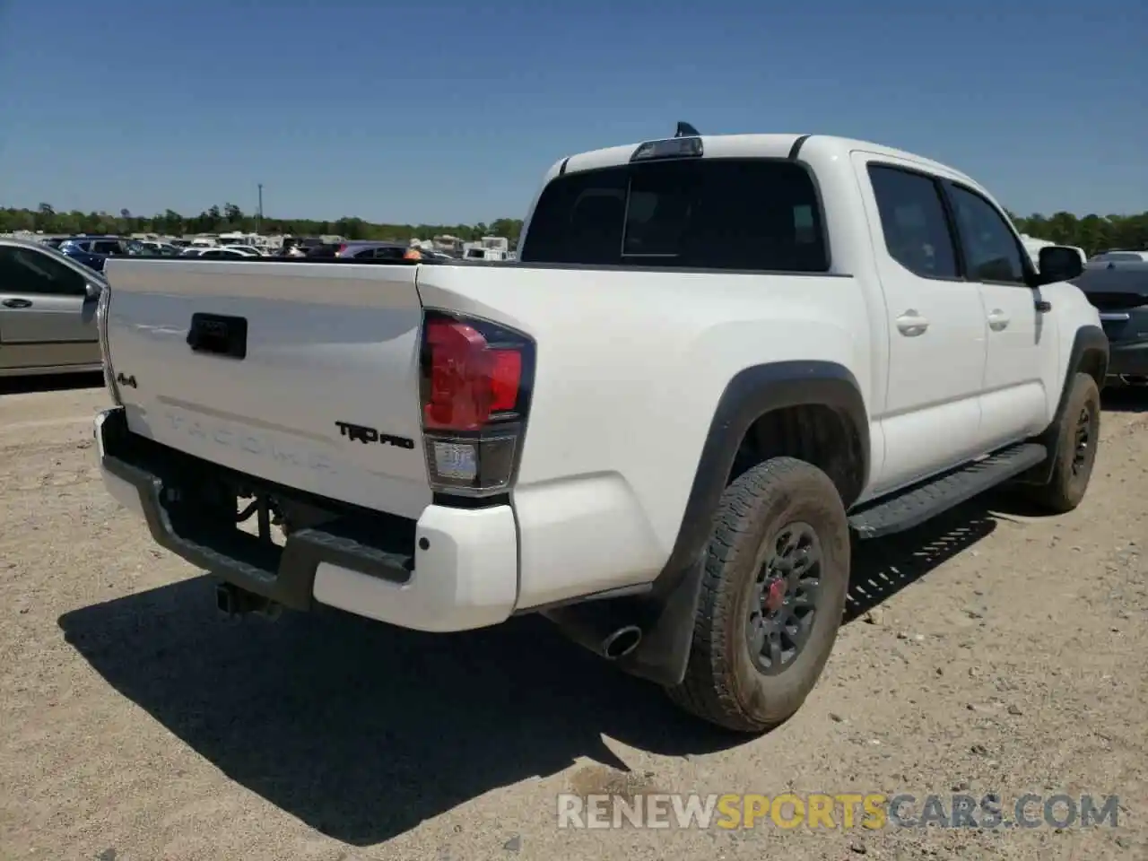 4 Фотография поврежденного автомобиля 5TFCZ5AN3KX187125 TOYOTA TACOMA 2019