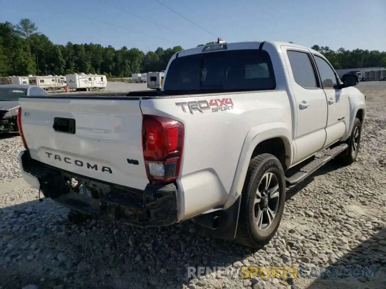 4 Фотография поврежденного автомобиля 5TFCZ5AN3KX189554 TOYOTA TACOMA 2019