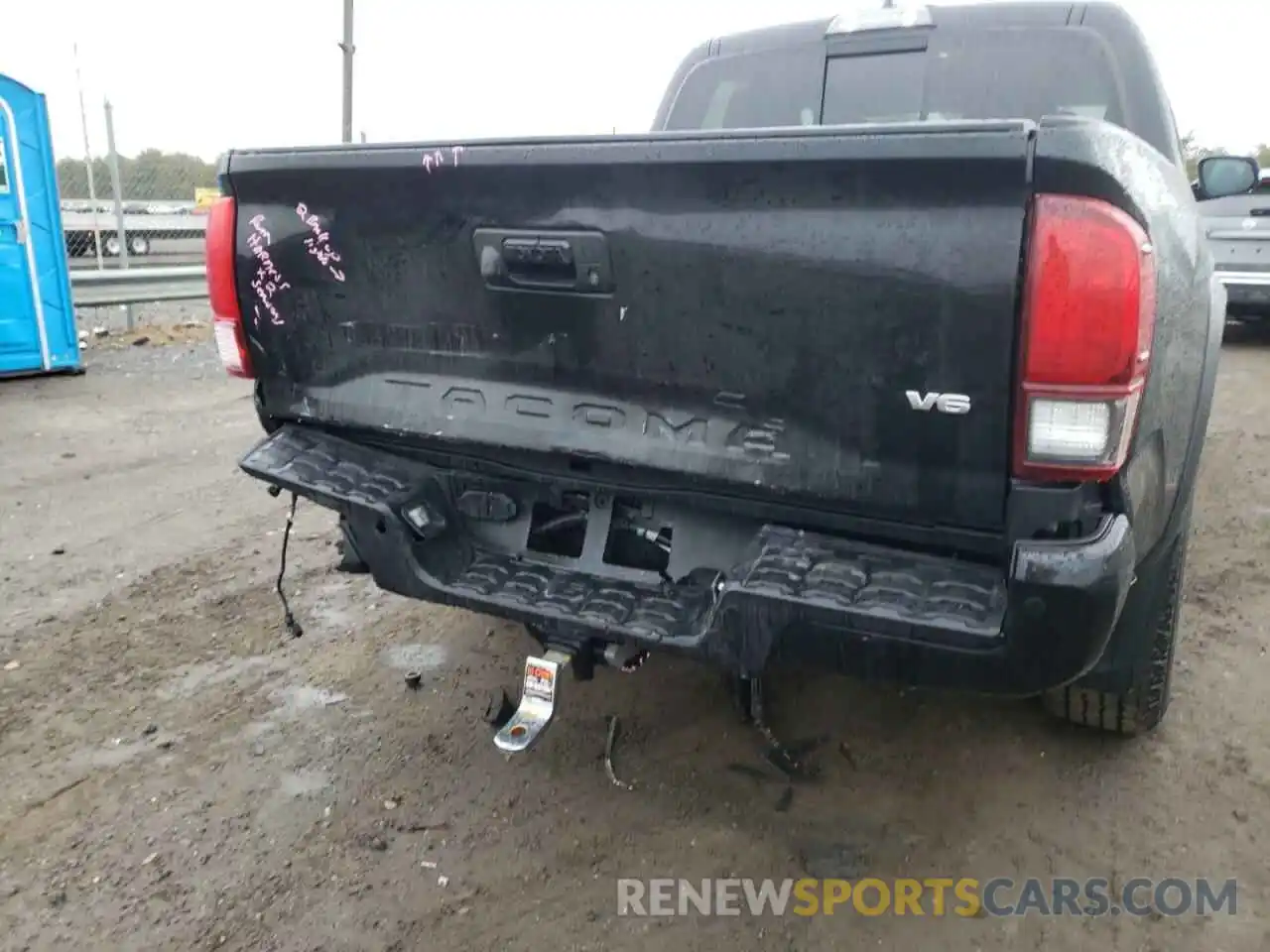 9 Photograph of a damaged car 5TFCZ5AN3KX190249 TOYOTA TACOMA 2019