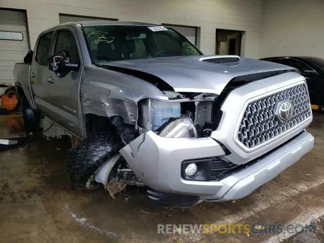 1 Photograph of a damaged car 5TFCZ5AN3KX190266 TOYOTA TACOMA 2019