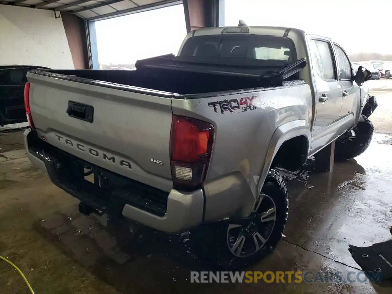 4 Фотография поврежденного автомобиля 5TFCZ5AN3KX190266 TOYOTA TACOMA 2019