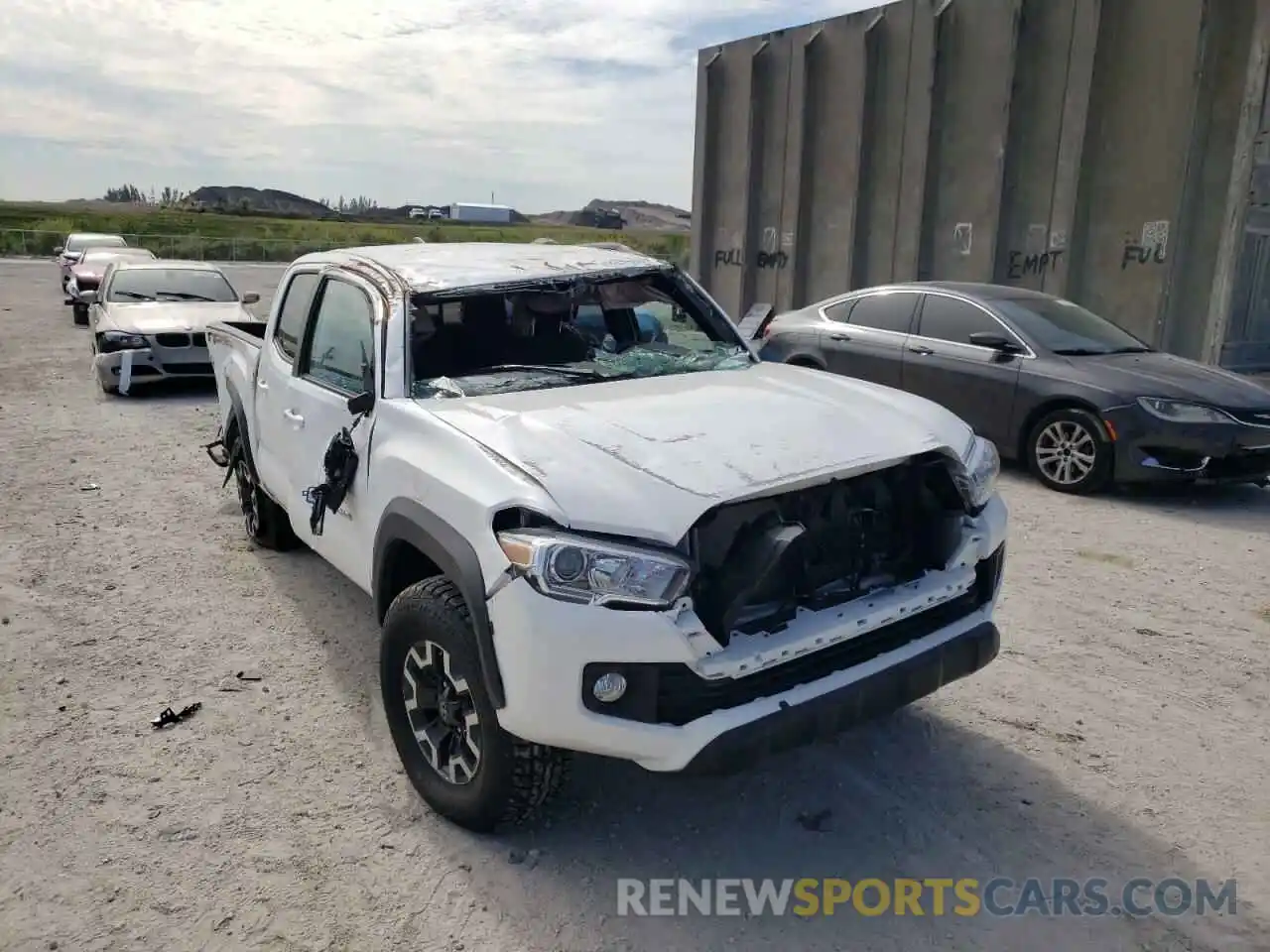 1 Photograph of a damaged car 5TFCZ5AN3KX190686 TOYOTA TACOMA 2019