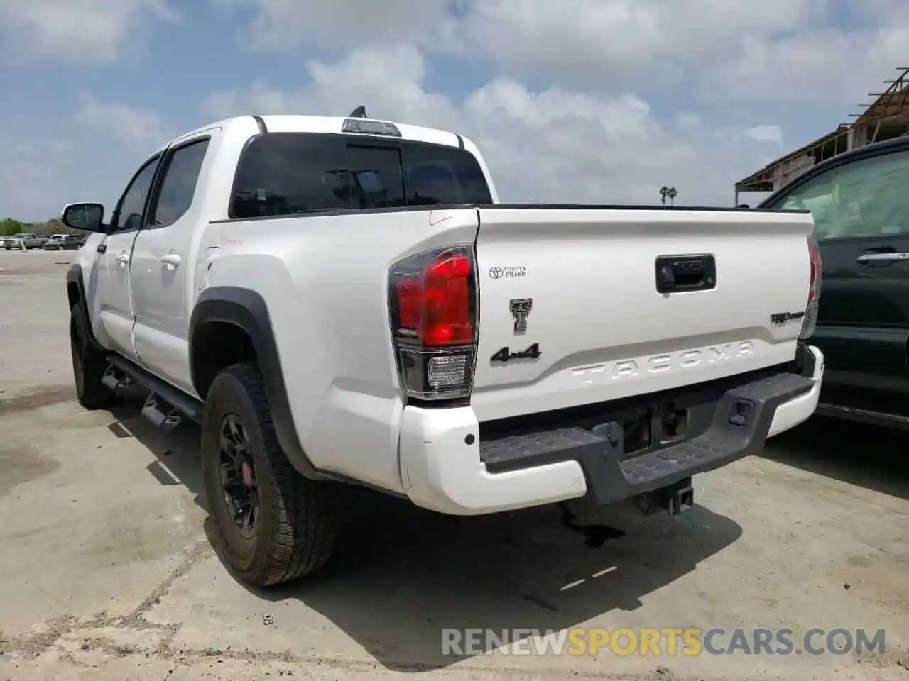 3 Photograph of a damaged car 5TFCZ5AN3KX191367 TOYOTA TACOMA 2019