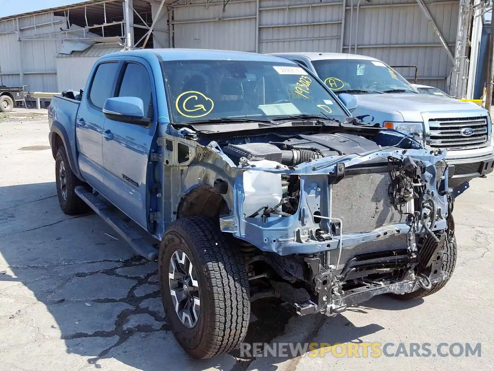 1 Photograph of a damaged car 5TFCZ5AN3KX193023 TOYOTA TACOMA 2019