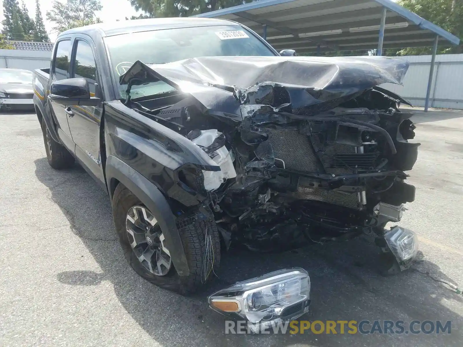 1 Photograph of a damaged car 5TFCZ5AN3KX193698 TOYOTA TACOMA 2019