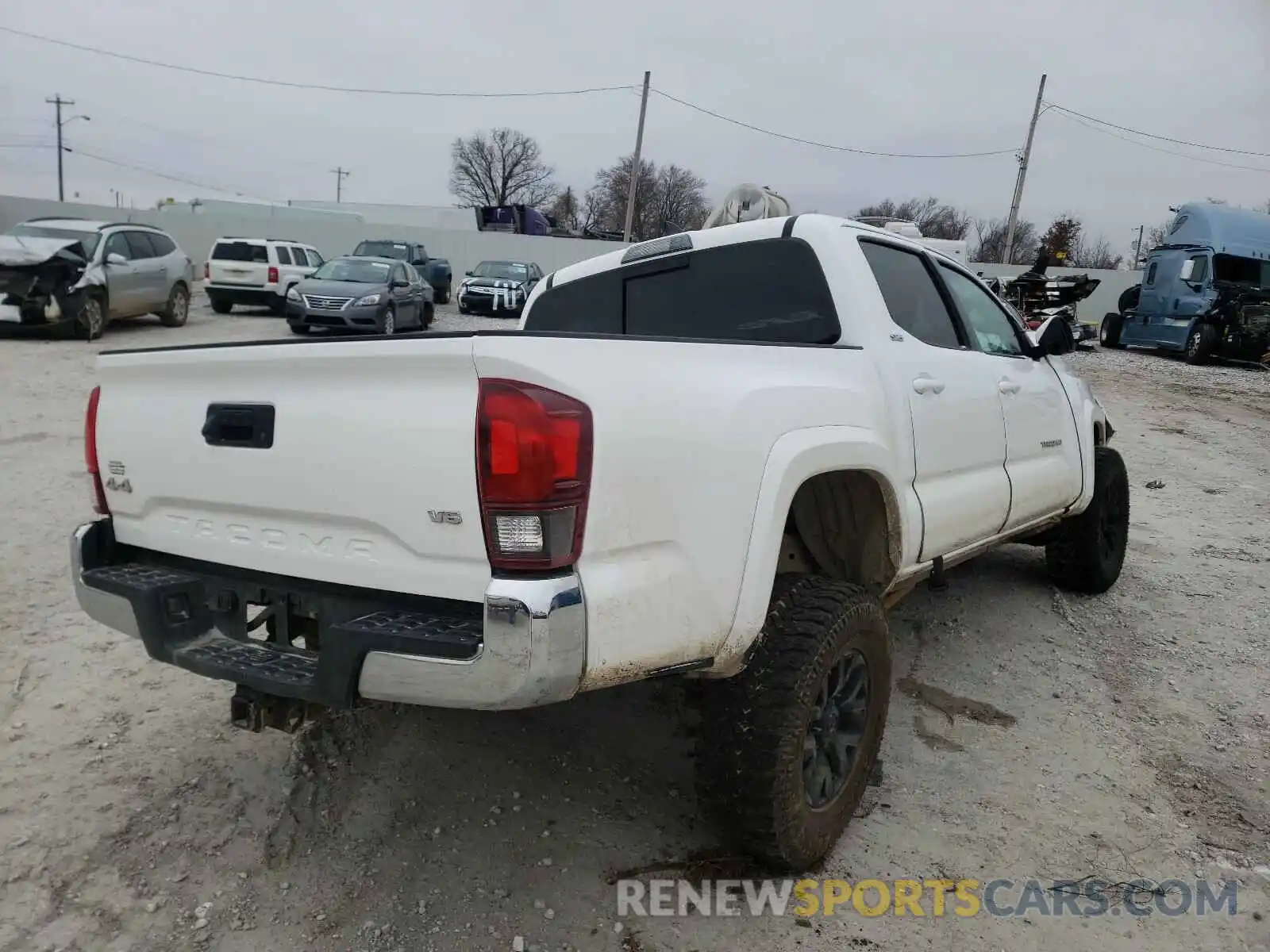 4 Photograph of a damaged car 5TFCZ5AN3KX195130 TOYOTA TACOMA 2019