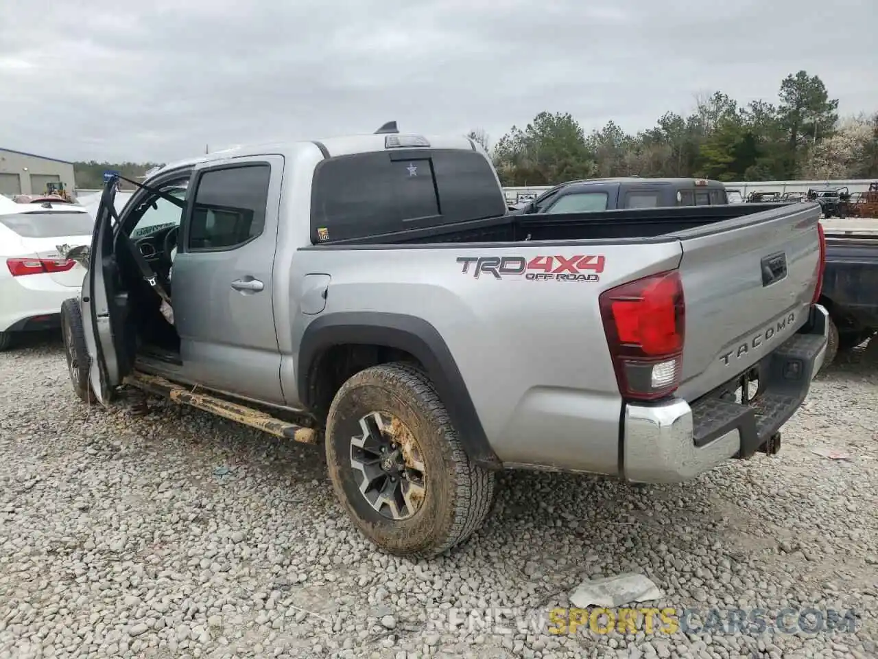 3 Photograph of a damaged car 5TFCZ5AN3KX197296 TOYOTA TACOMA 2019