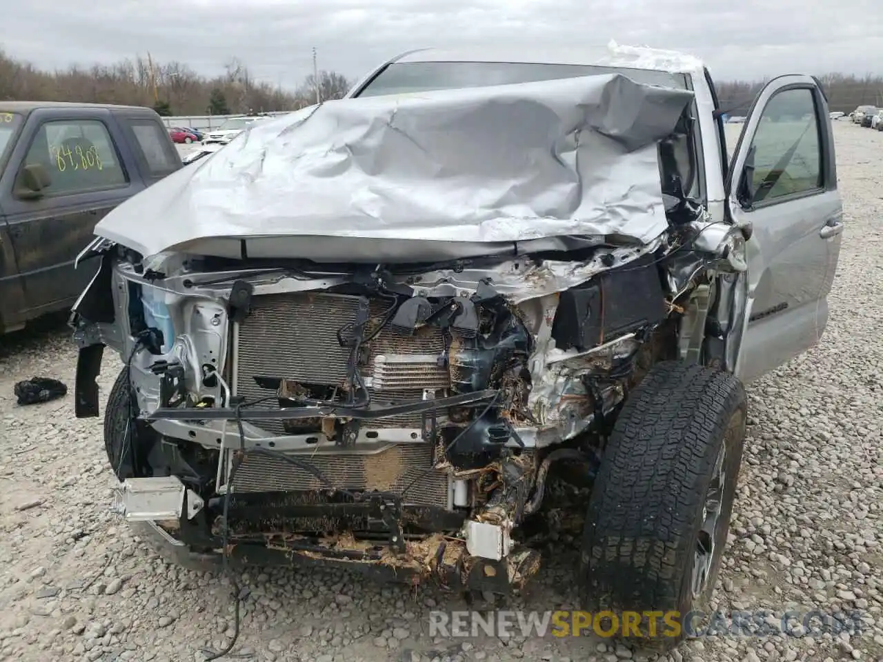 9 Photograph of a damaged car 5TFCZ5AN3KX197296 TOYOTA TACOMA 2019