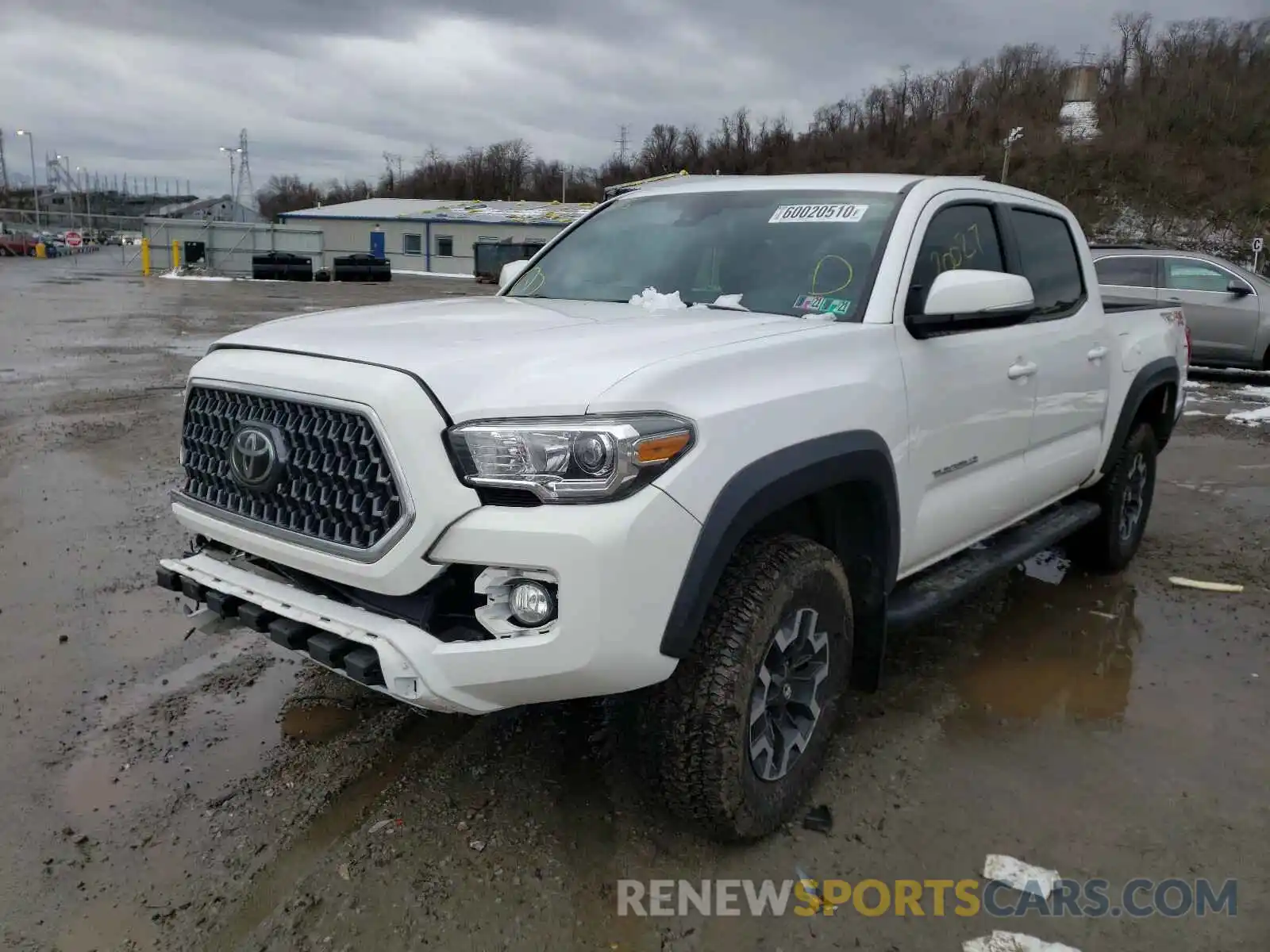 2 Photograph of a damaged car 5TFCZ5AN3KX198125 TOYOTA TACOMA 2019