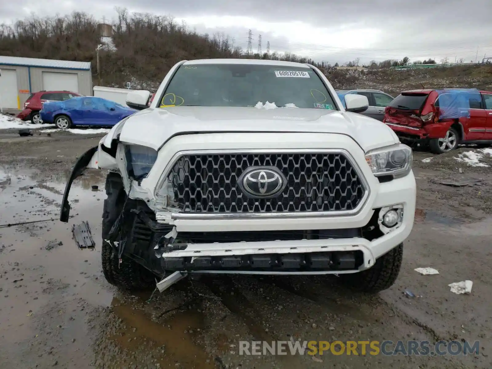 9 Photograph of a damaged car 5TFCZ5AN3KX198125 TOYOTA TACOMA 2019