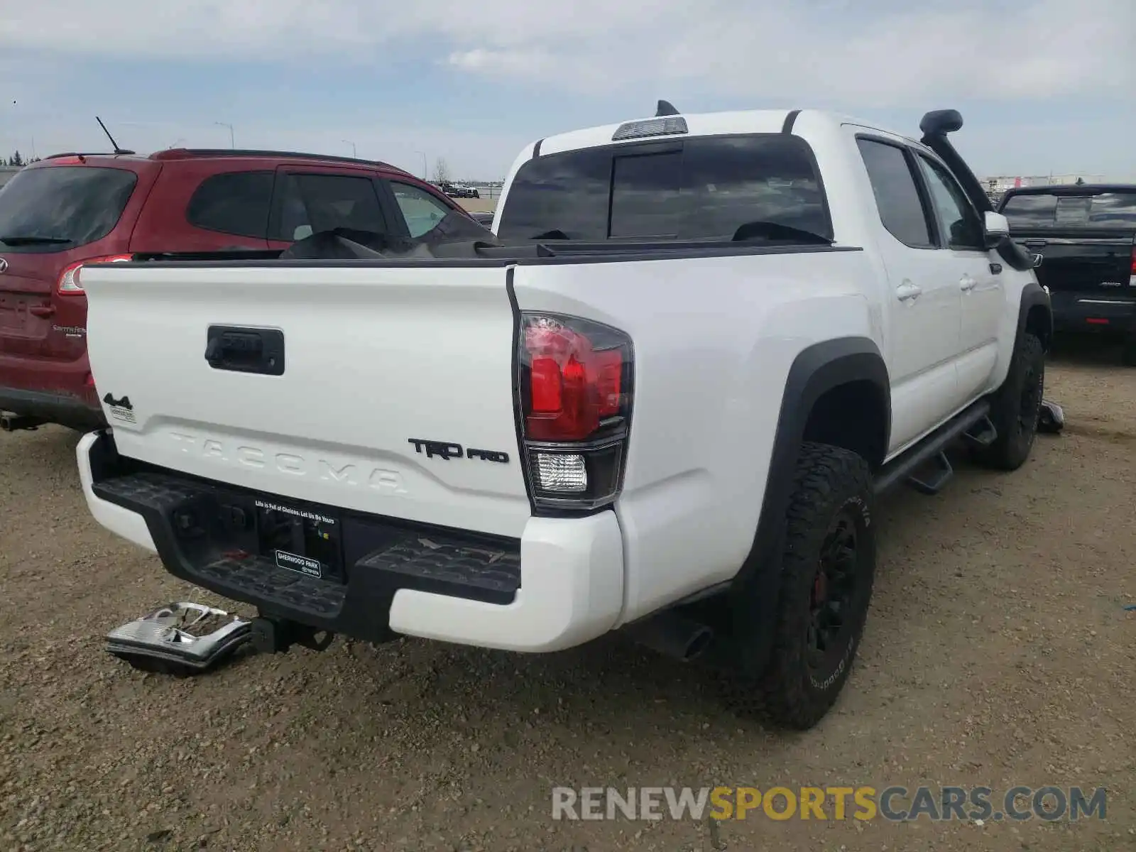 4 Фотография поврежденного автомобиля 5TFCZ5AN3KX201508 TOYOTA TACOMA 2019