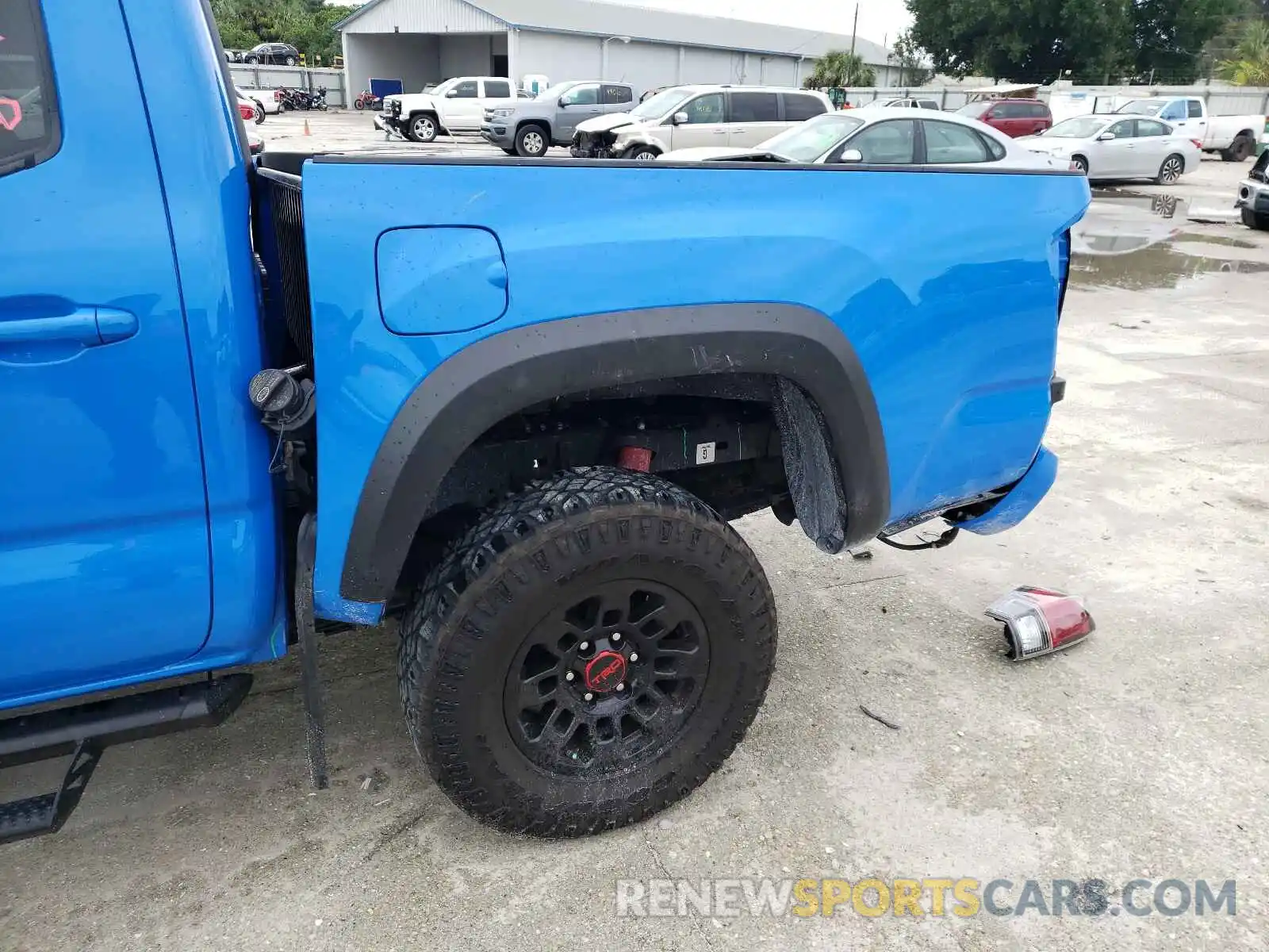 9 Photograph of a damaged car 5TFCZ5AN3KX201959 TOYOTA TACOMA 2019