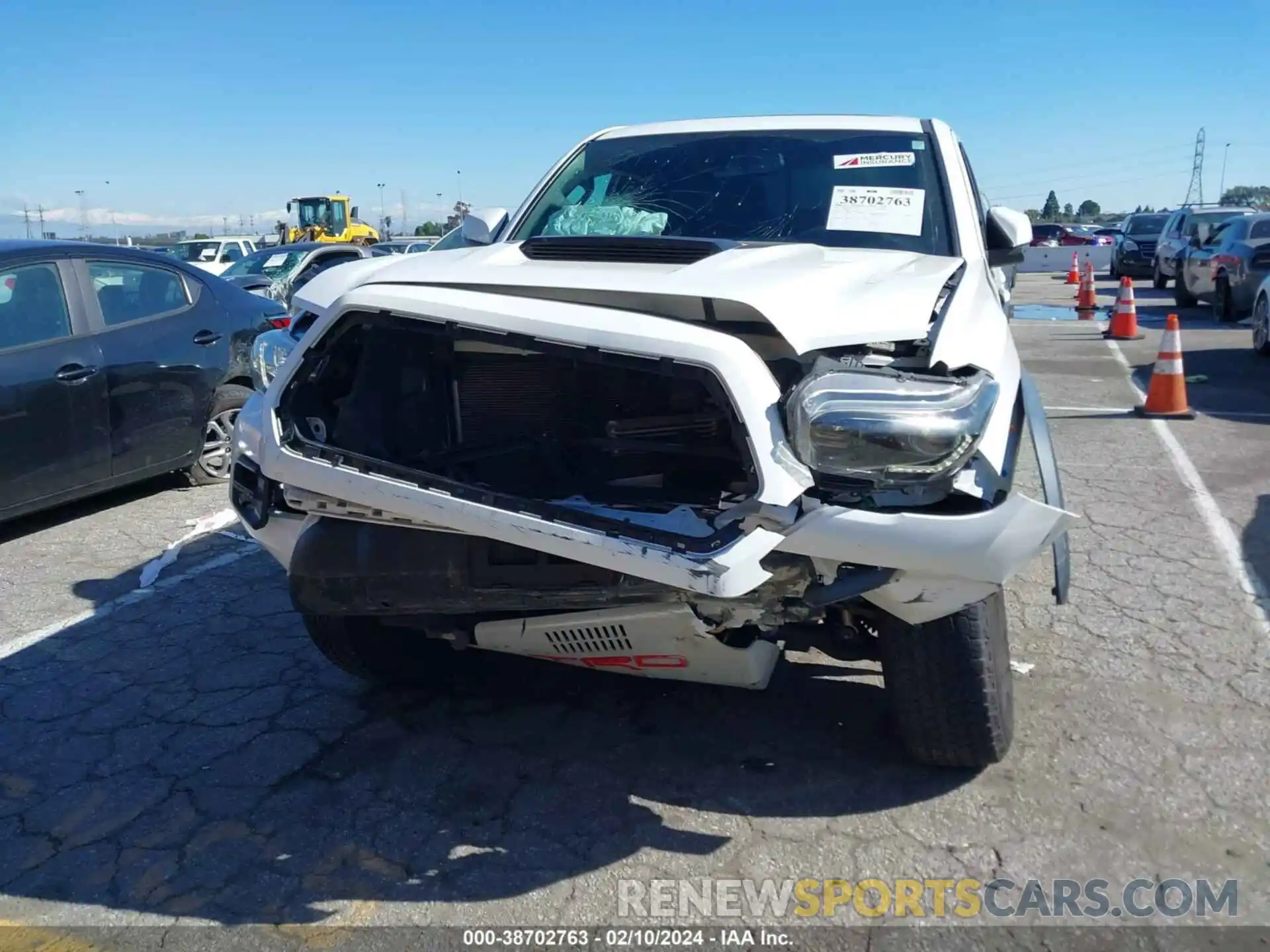 12 Фотография поврежденного автомобиля 5TFCZ5AN3KX204487 TOYOTA TACOMA 2019