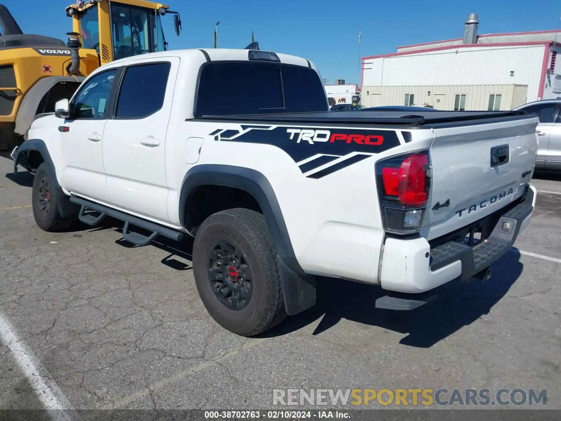 3 Photograph of a damaged car 5TFCZ5AN3KX204487 TOYOTA TACOMA 2019