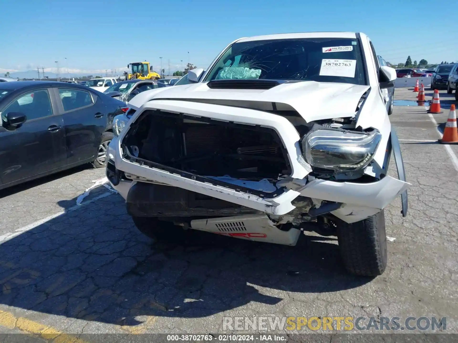 6 Photograph of a damaged car 5TFCZ5AN3KX204487 TOYOTA TACOMA 2019