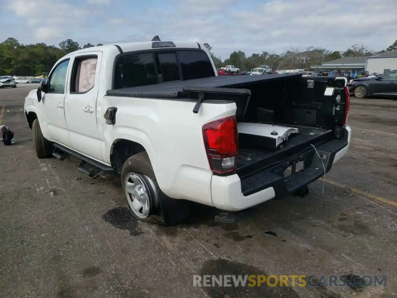 3 Photograph of a damaged car 5TFCZ5AN3KX204893 TOYOTA TACOMA 2019