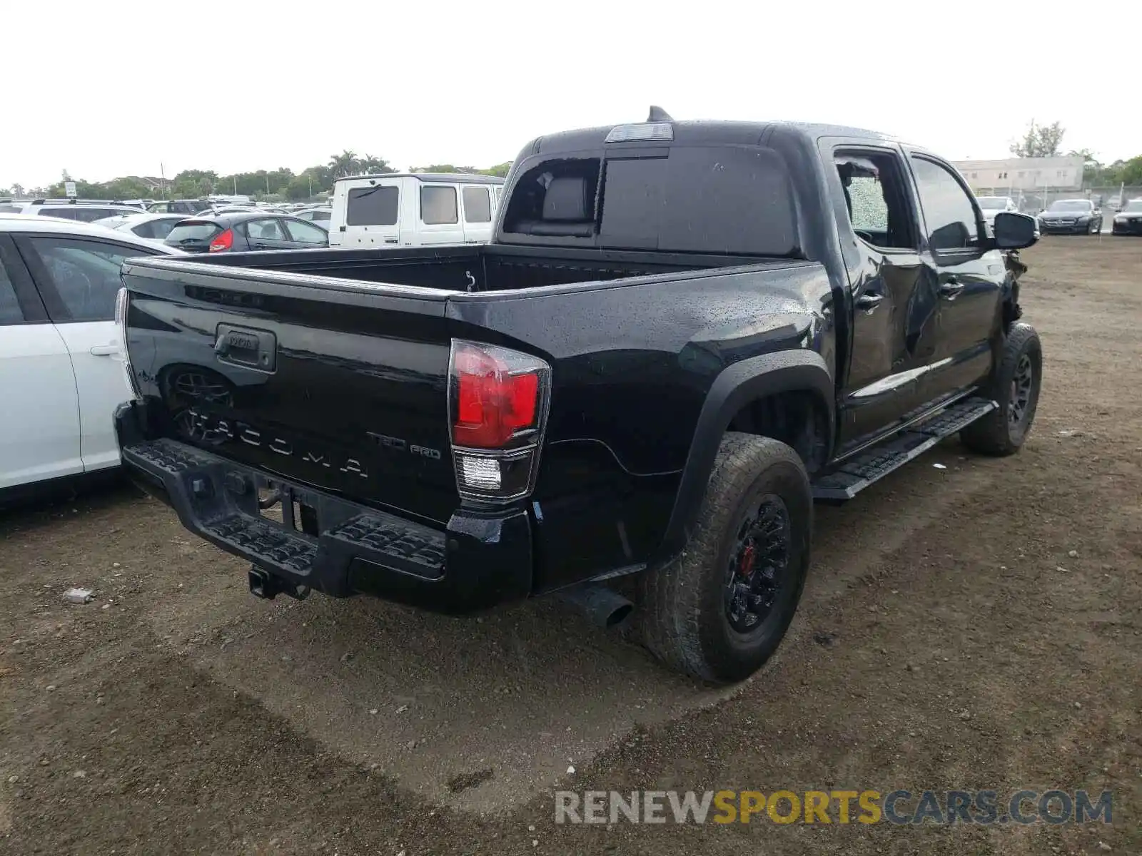 4 Фотография поврежденного автомобиля 5TFCZ5AN3KX206563 TOYOTA TACOMA 2019