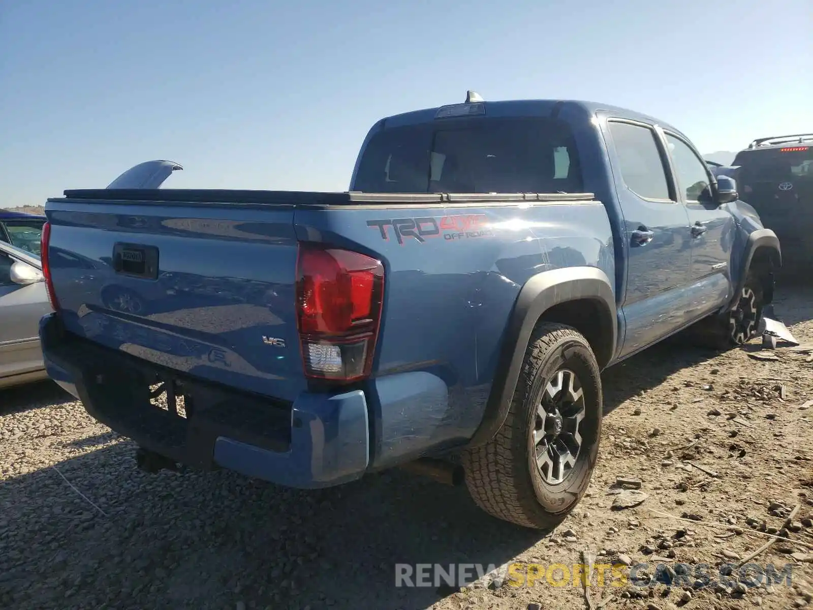 4 Фотография поврежденного автомобиля 5TFCZ5AN3KX212279 TOYOTA TACOMA 2019