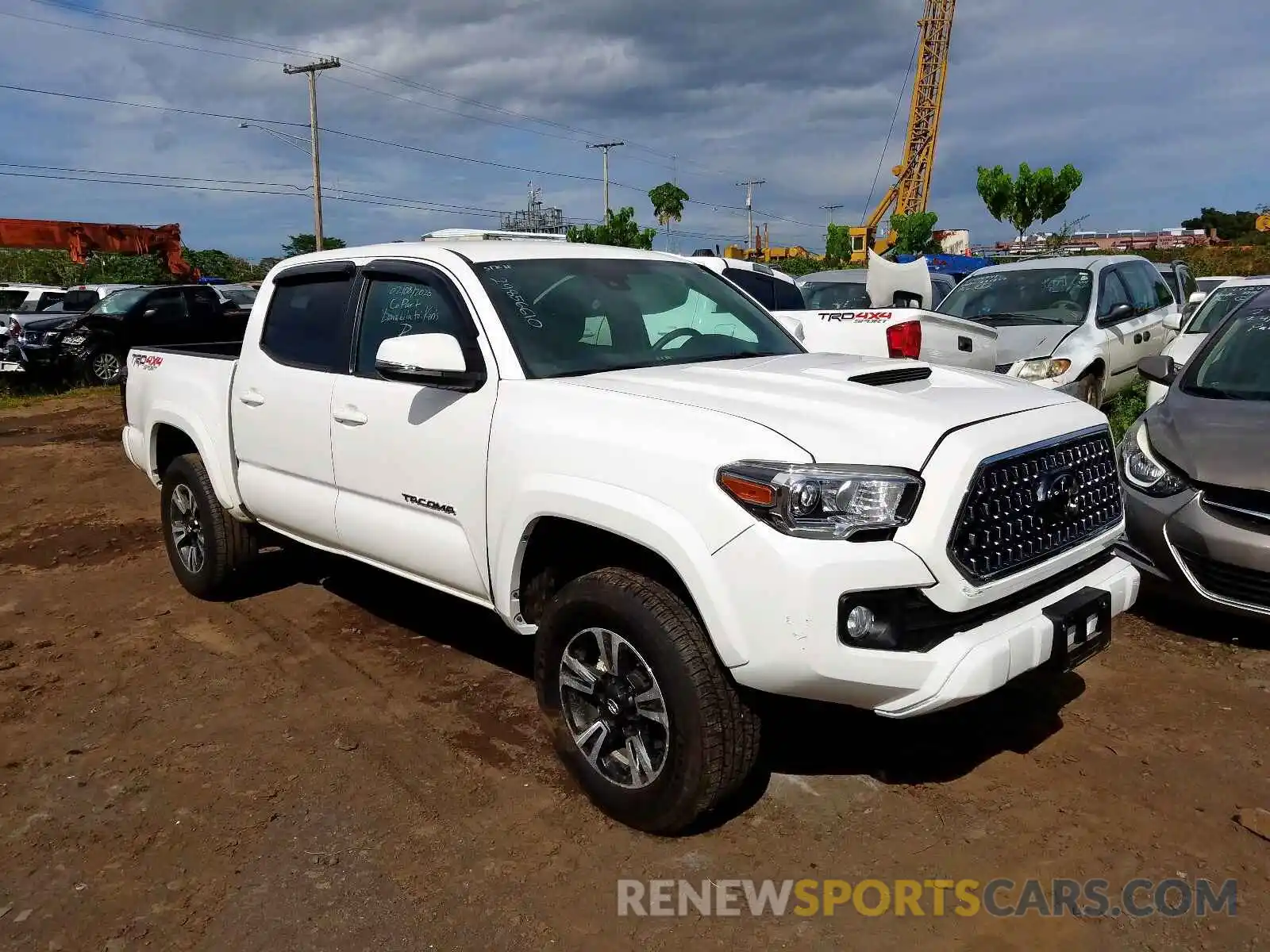 1 Photograph of a damaged car 5TFCZ5AN4KX170852 TOYOTA TACOMA 2019