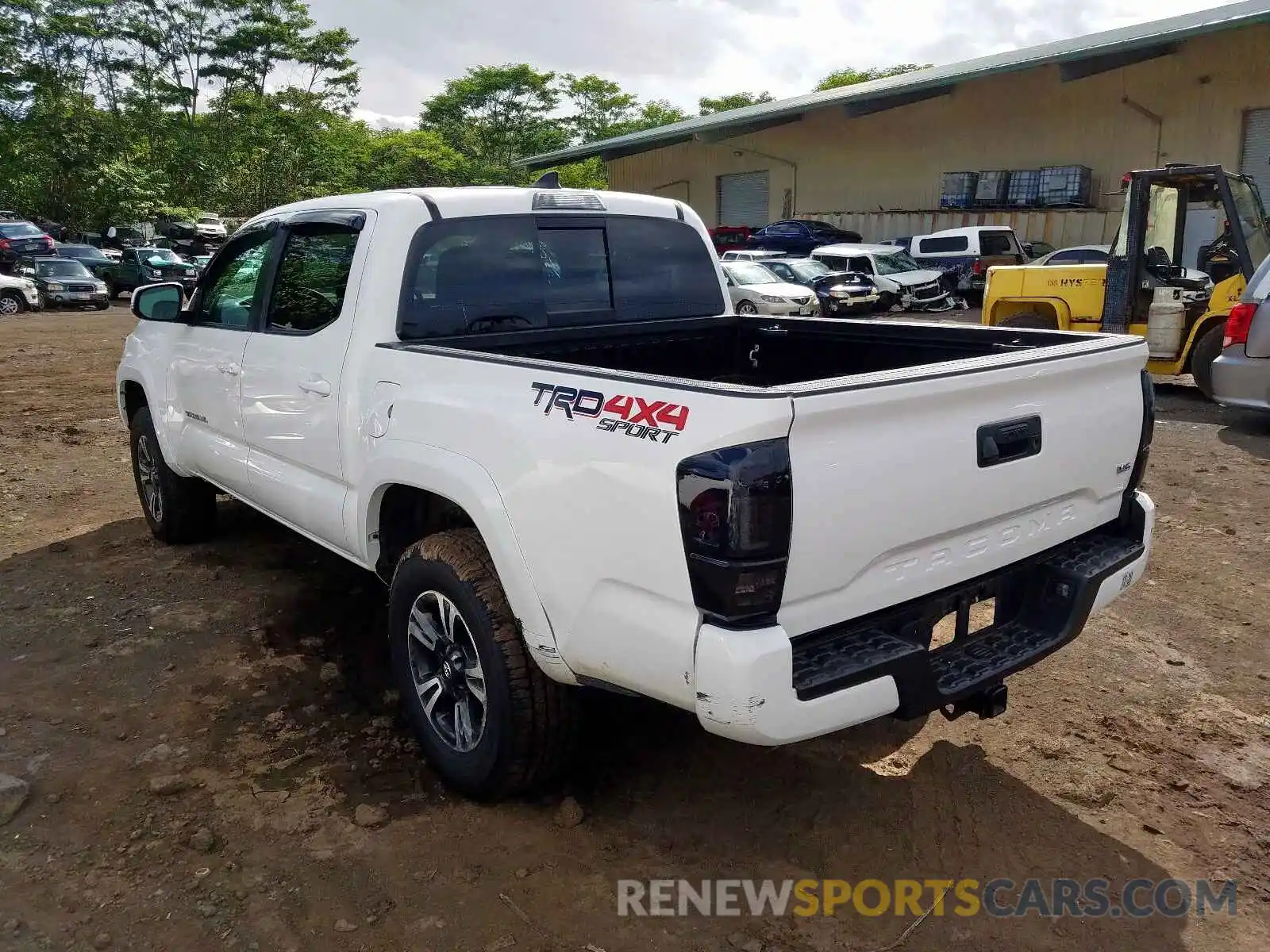 3 Photograph of a damaged car 5TFCZ5AN4KX170852 TOYOTA TACOMA 2019