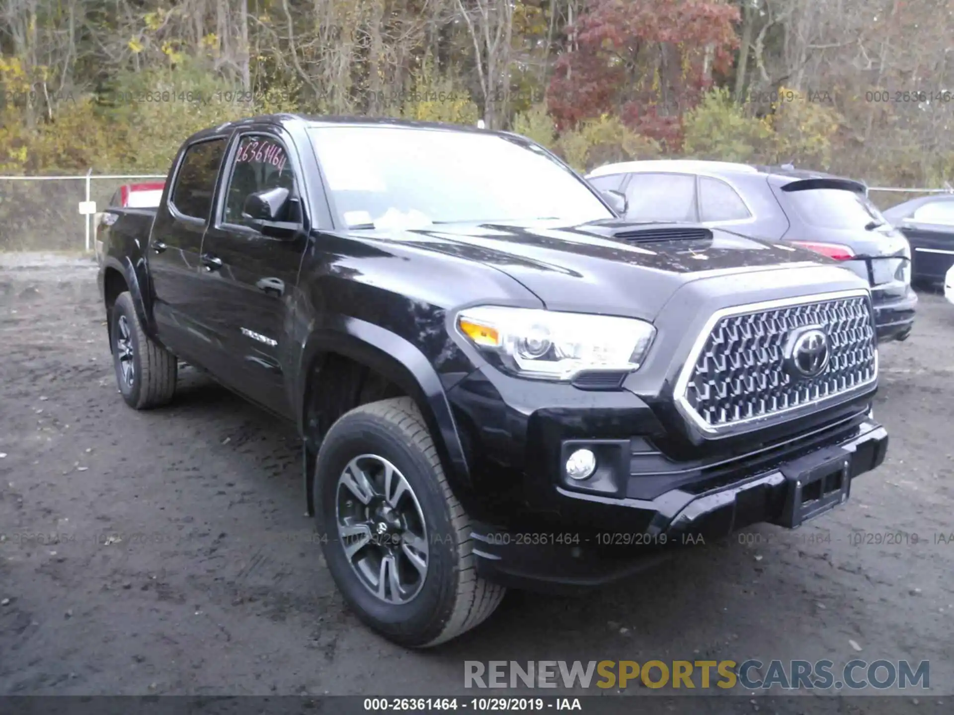 1 Фотография поврежденного автомобиля 5TFCZ5AN4KX174609 TOYOTA TACOMA 2019