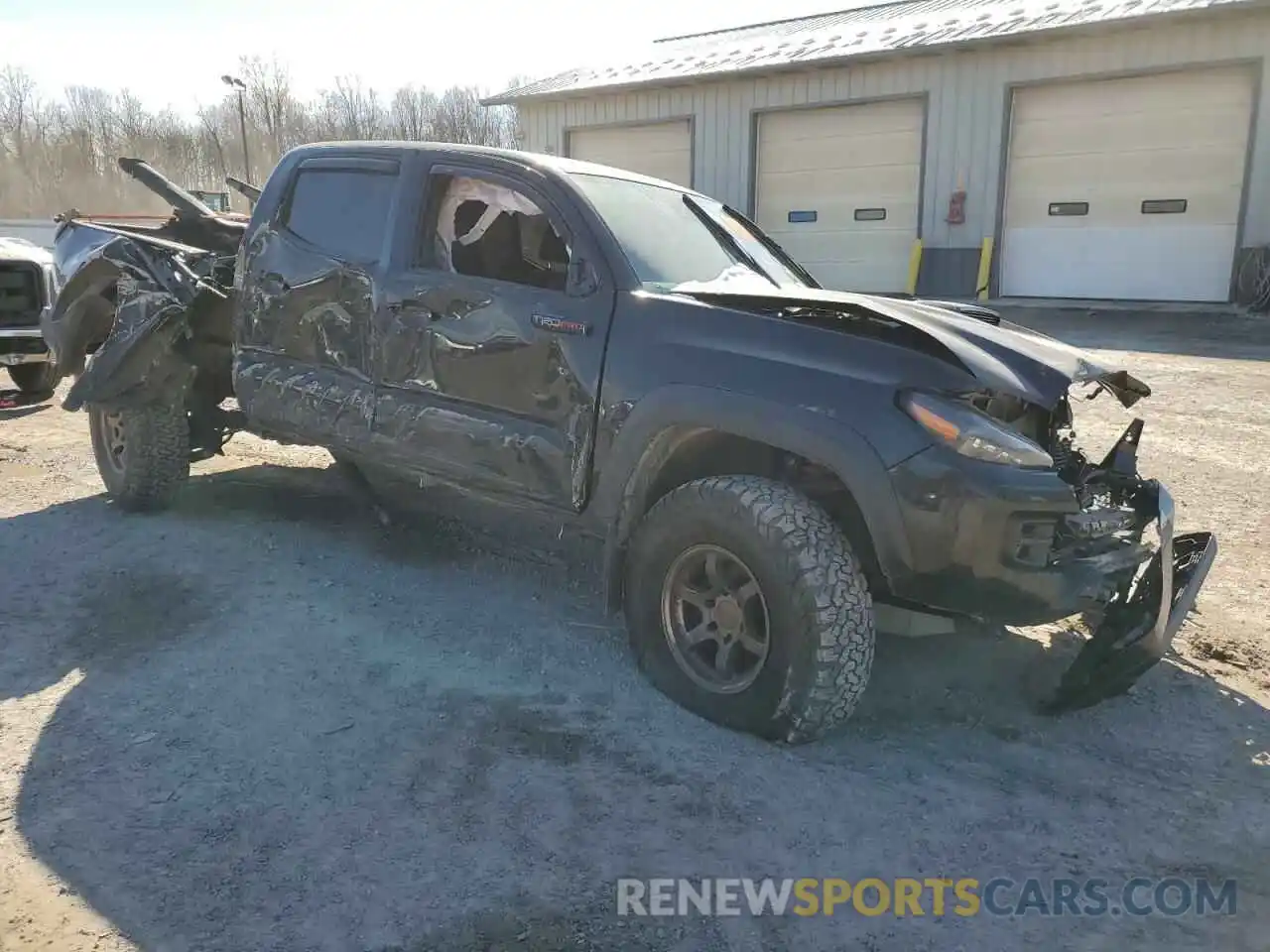 4 Photograph of a damaged car 5TFCZ5AN4KX175016 TOYOTA TACOMA 2019