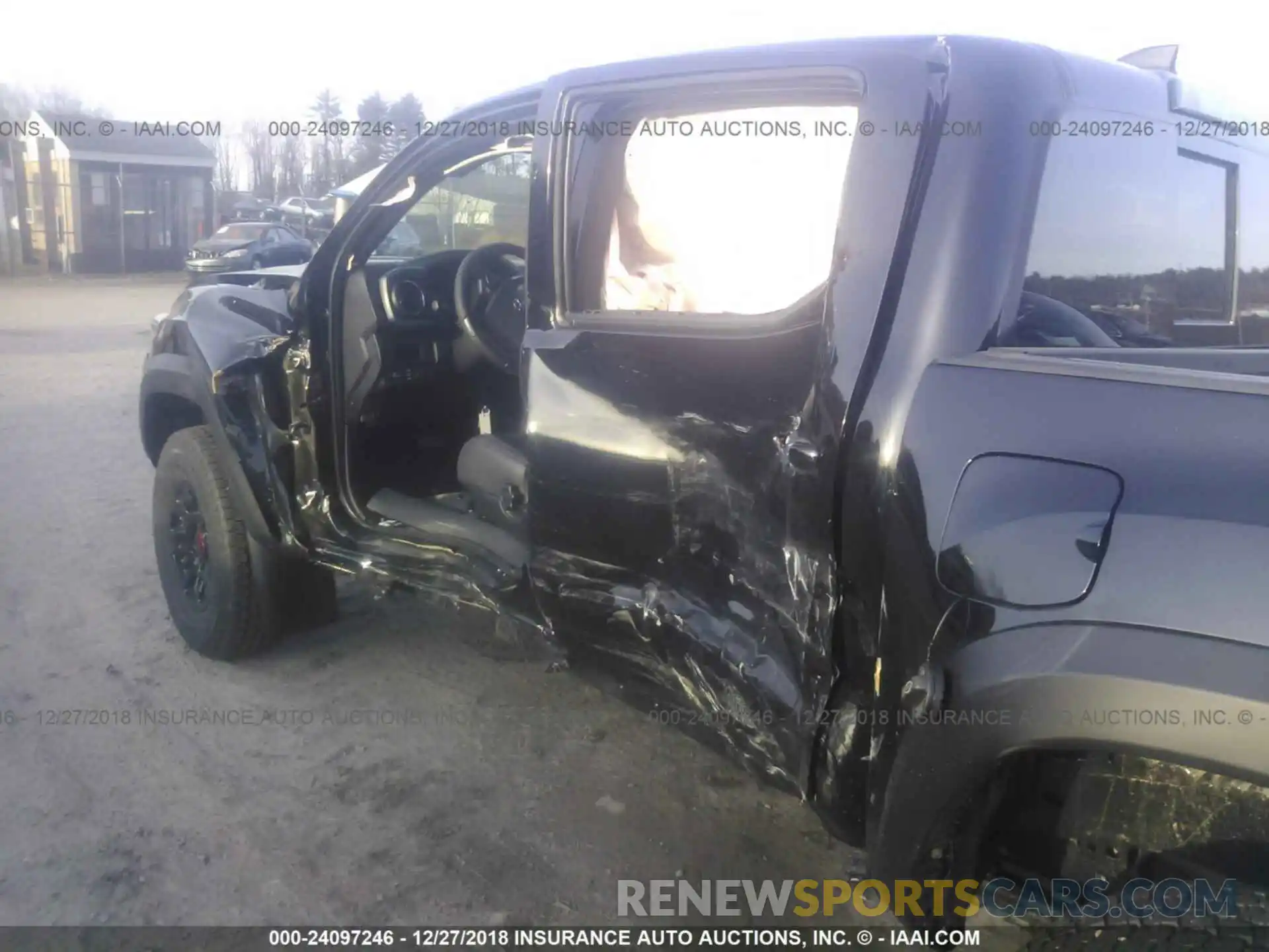 6 Photograph of a damaged car 5TFCZ5AN4KX176070 TOYOTA TACOMA 2019