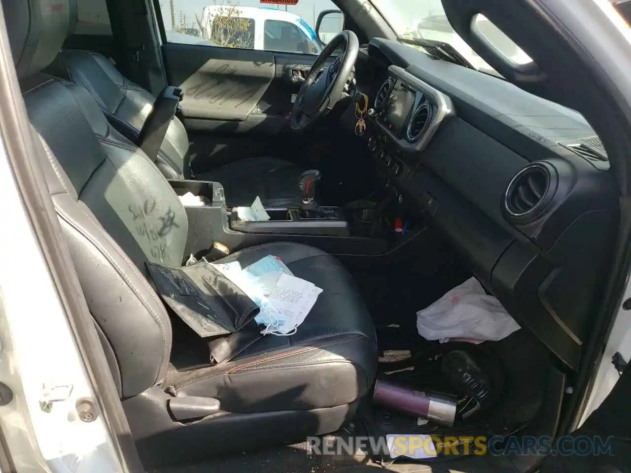 5 Photograph of a damaged car 5TFCZ5AN4KX176781 TOYOTA TACOMA 2019