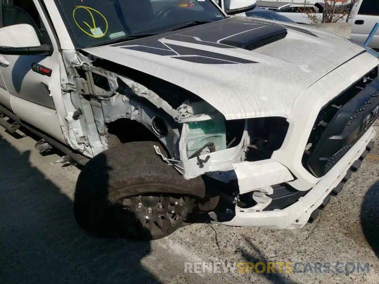 9 Photograph of a damaged car 5TFCZ5AN4KX176781 TOYOTA TACOMA 2019