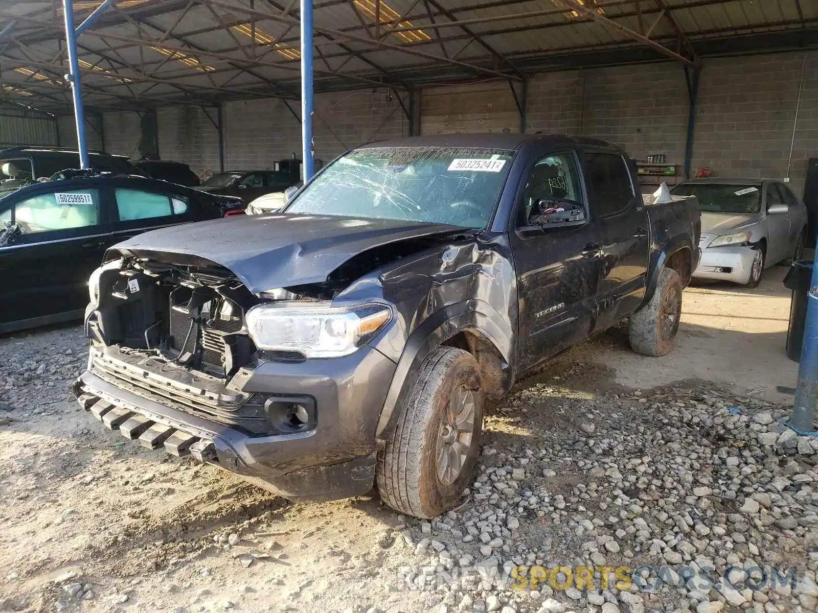 2 Фотография поврежденного автомобиля 5TFCZ5AN4KX177106 TOYOTA TACOMA 2019