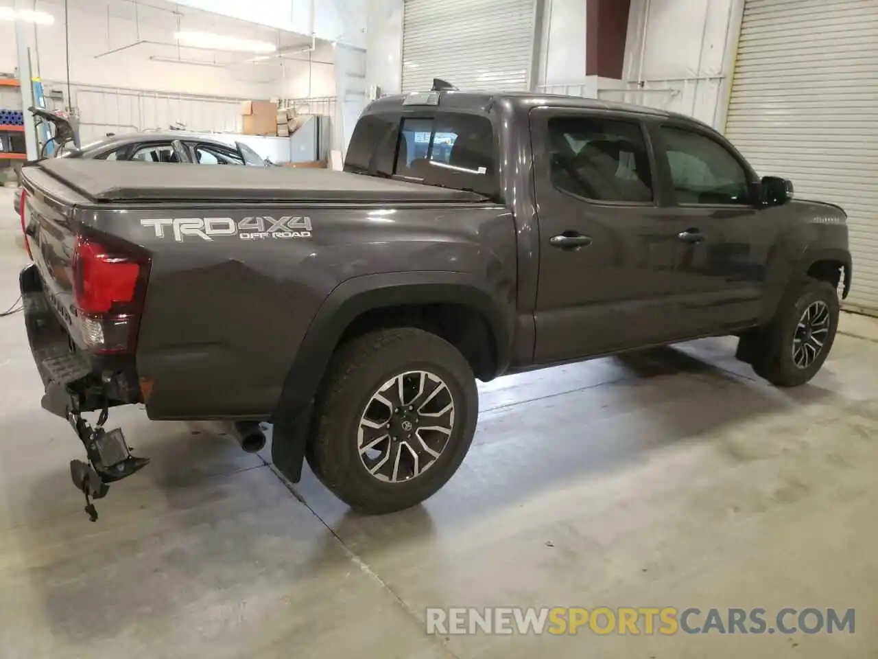 3 Фотография поврежденного автомобиля 5TFCZ5AN4KX177123 TOYOTA TACOMA 2019