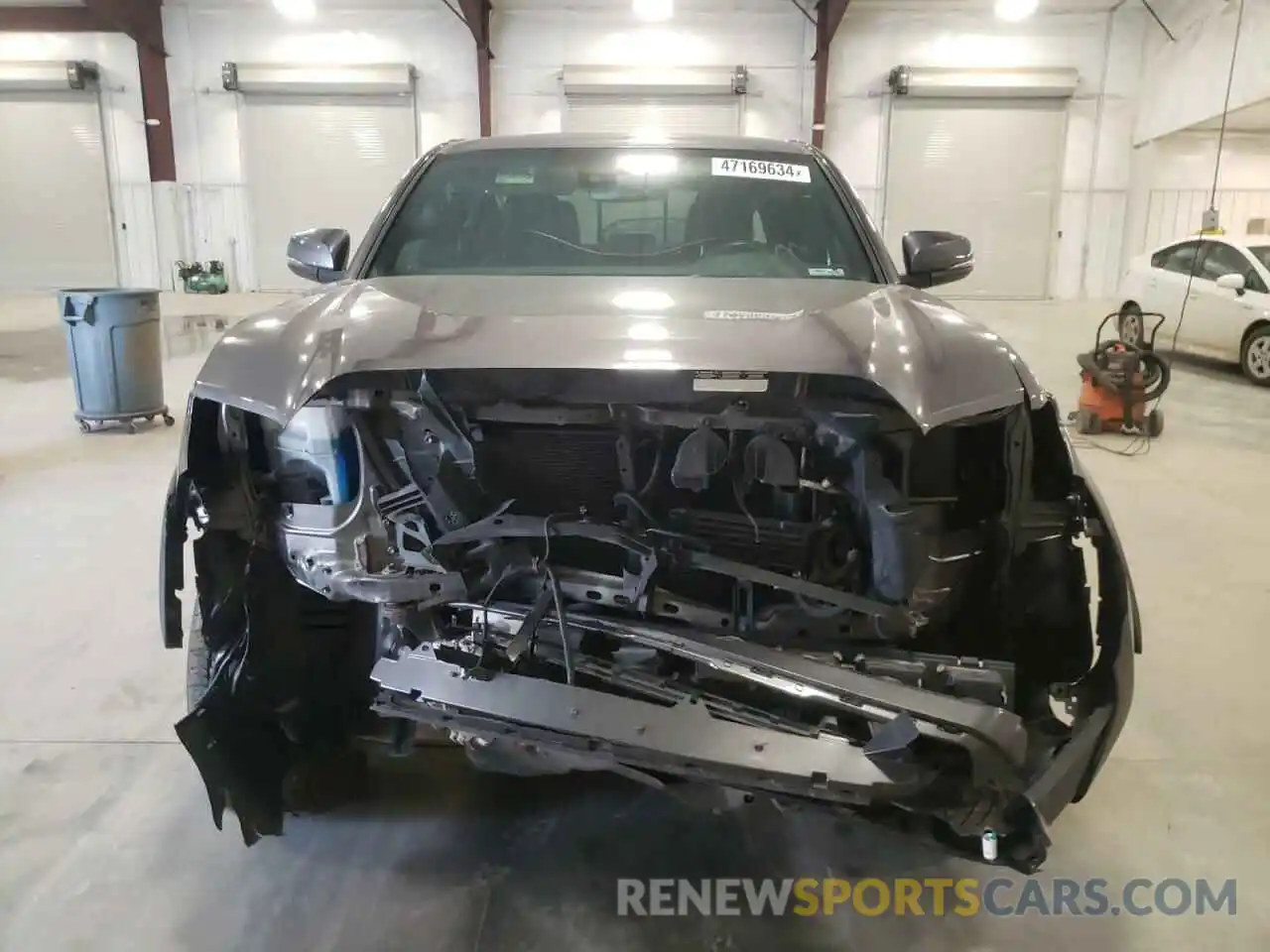 5 Photograph of a damaged car 5TFCZ5AN4KX177123 TOYOTA TACOMA 2019